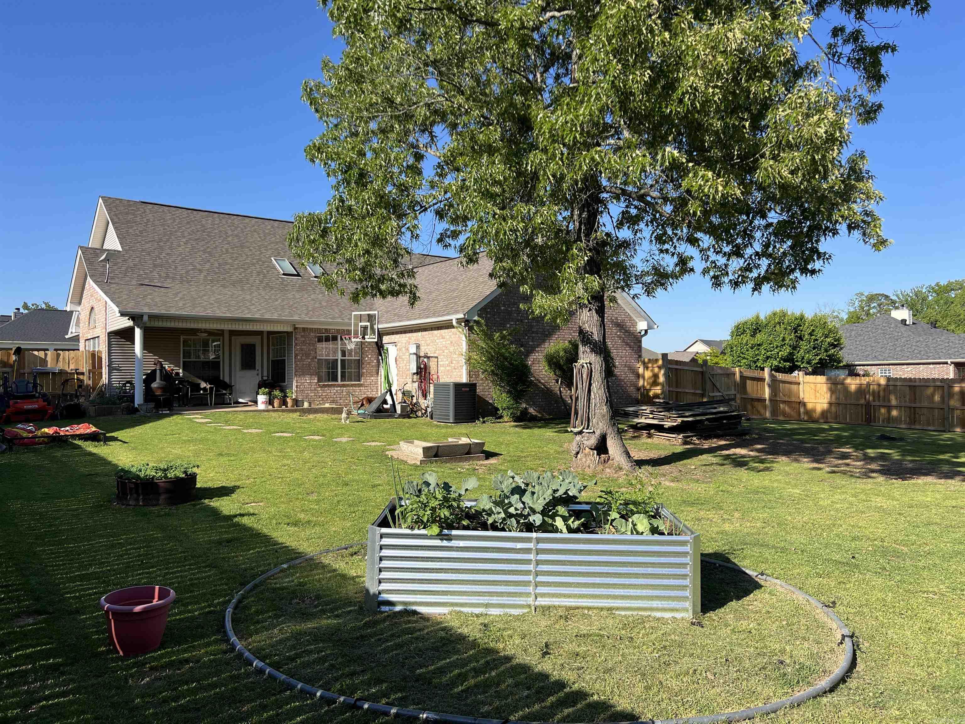 200 Blue Bird Cove Property Photo 6