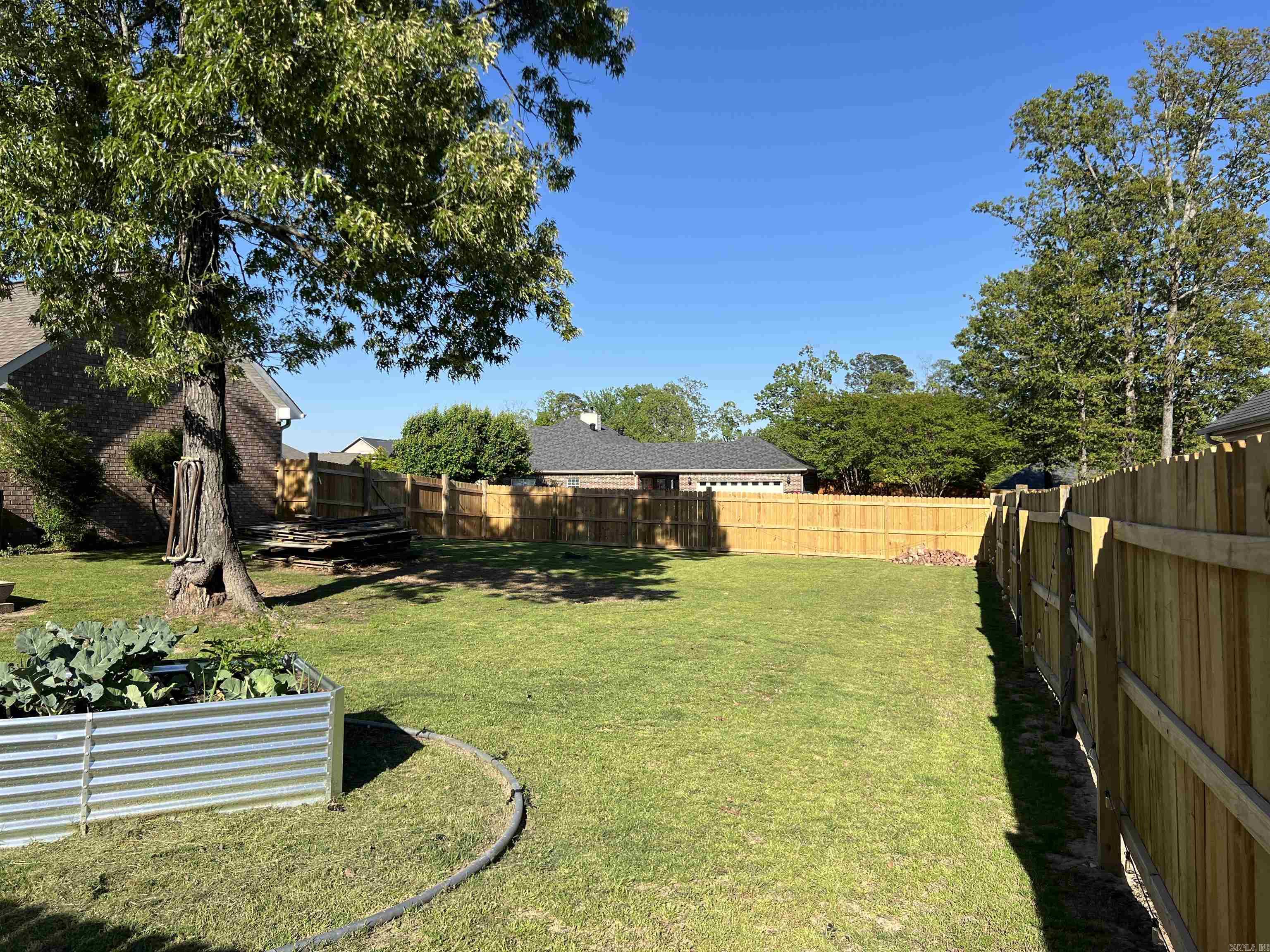 200 Blue Bird Cove Property Photo 7