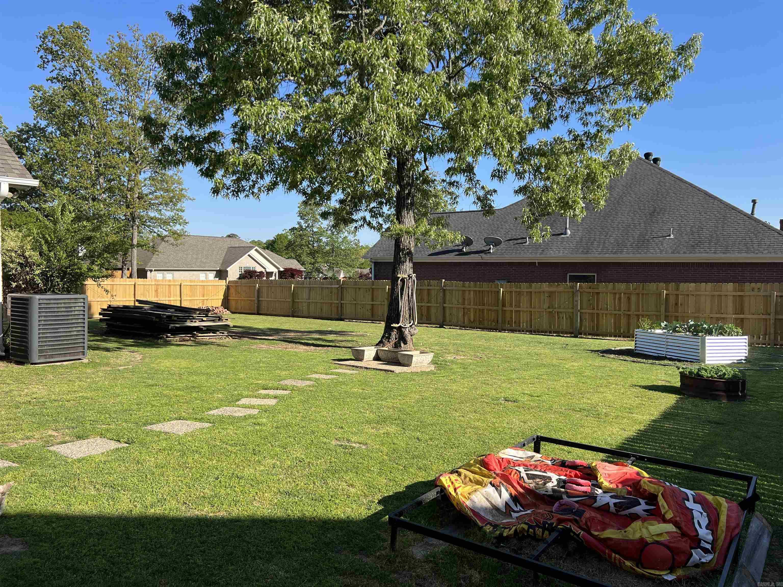 200 Blue Bird Cove Property Photo 8