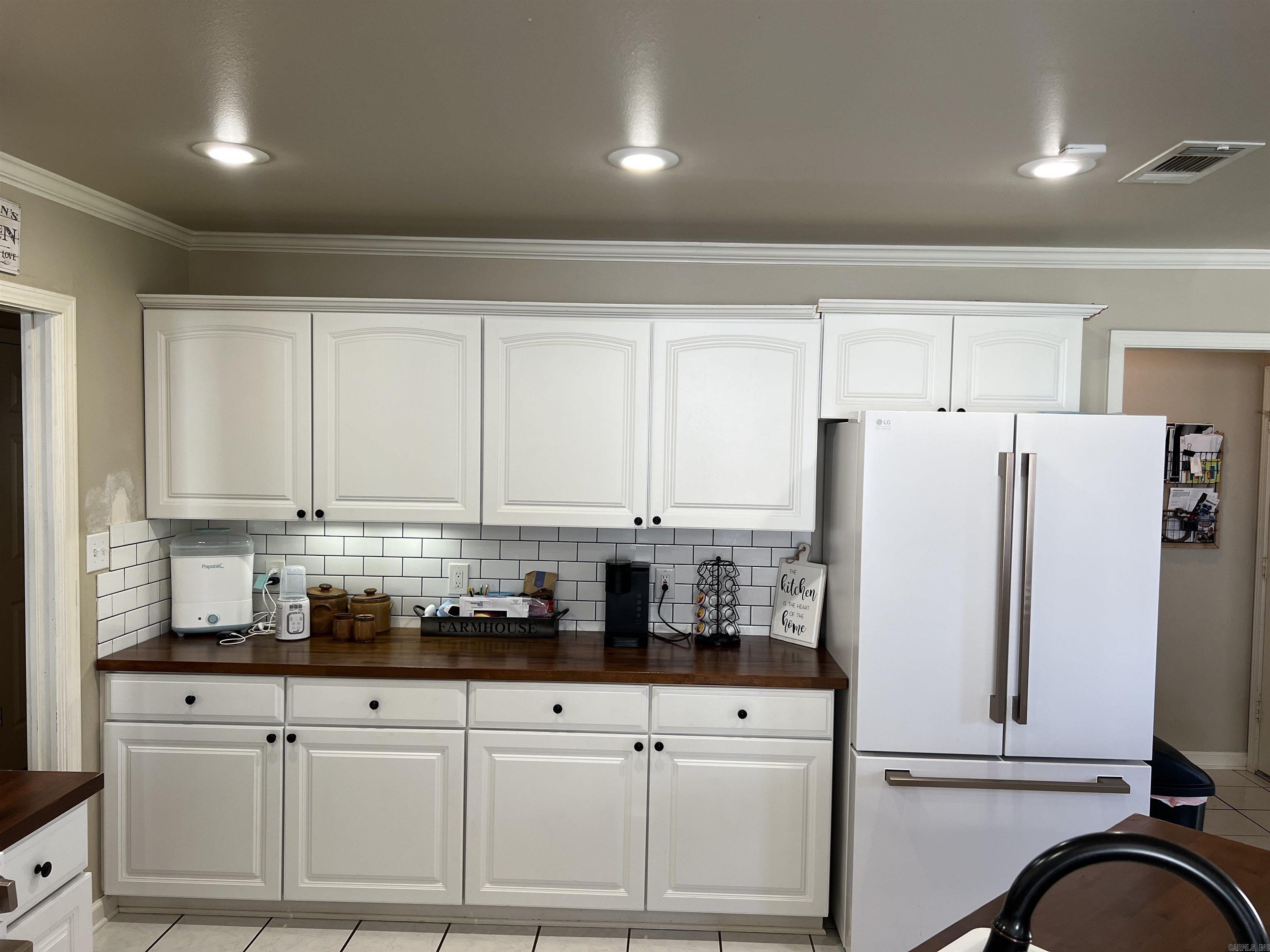 200 Blue Bird Cove Property Photo 11