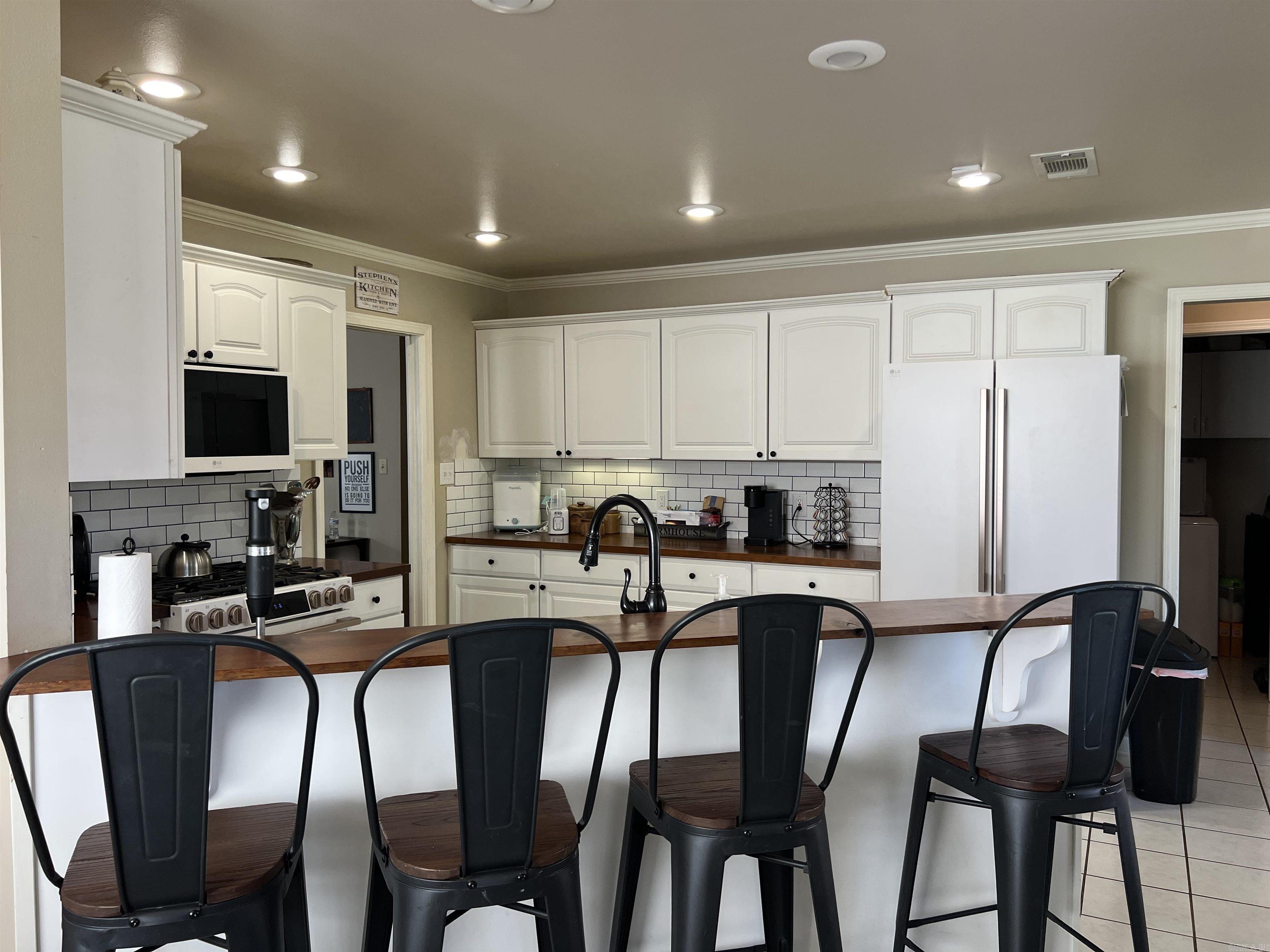 200 Blue Bird Cove Property Photo 12