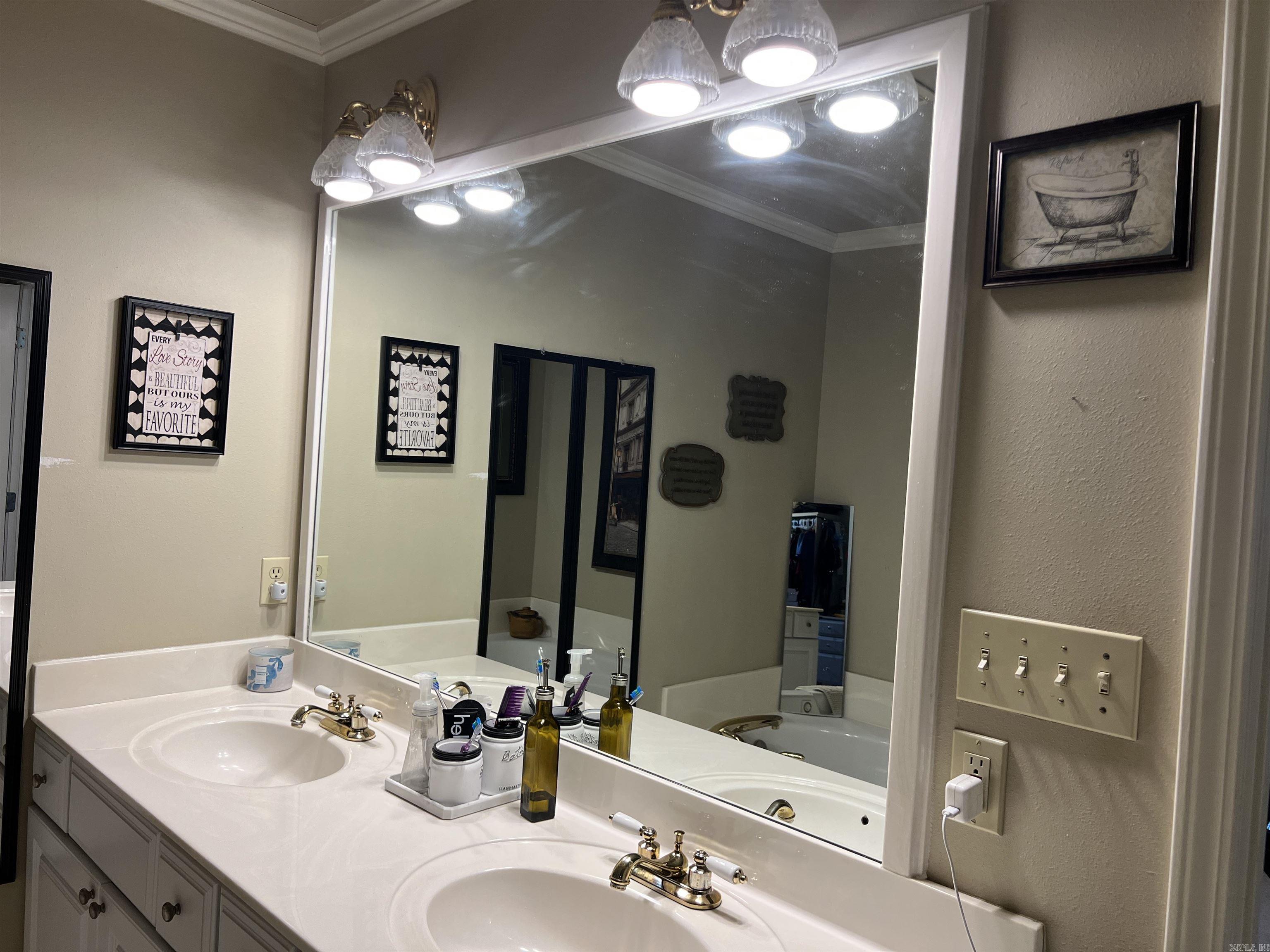200 Blue Bird Cove Property Photo 28