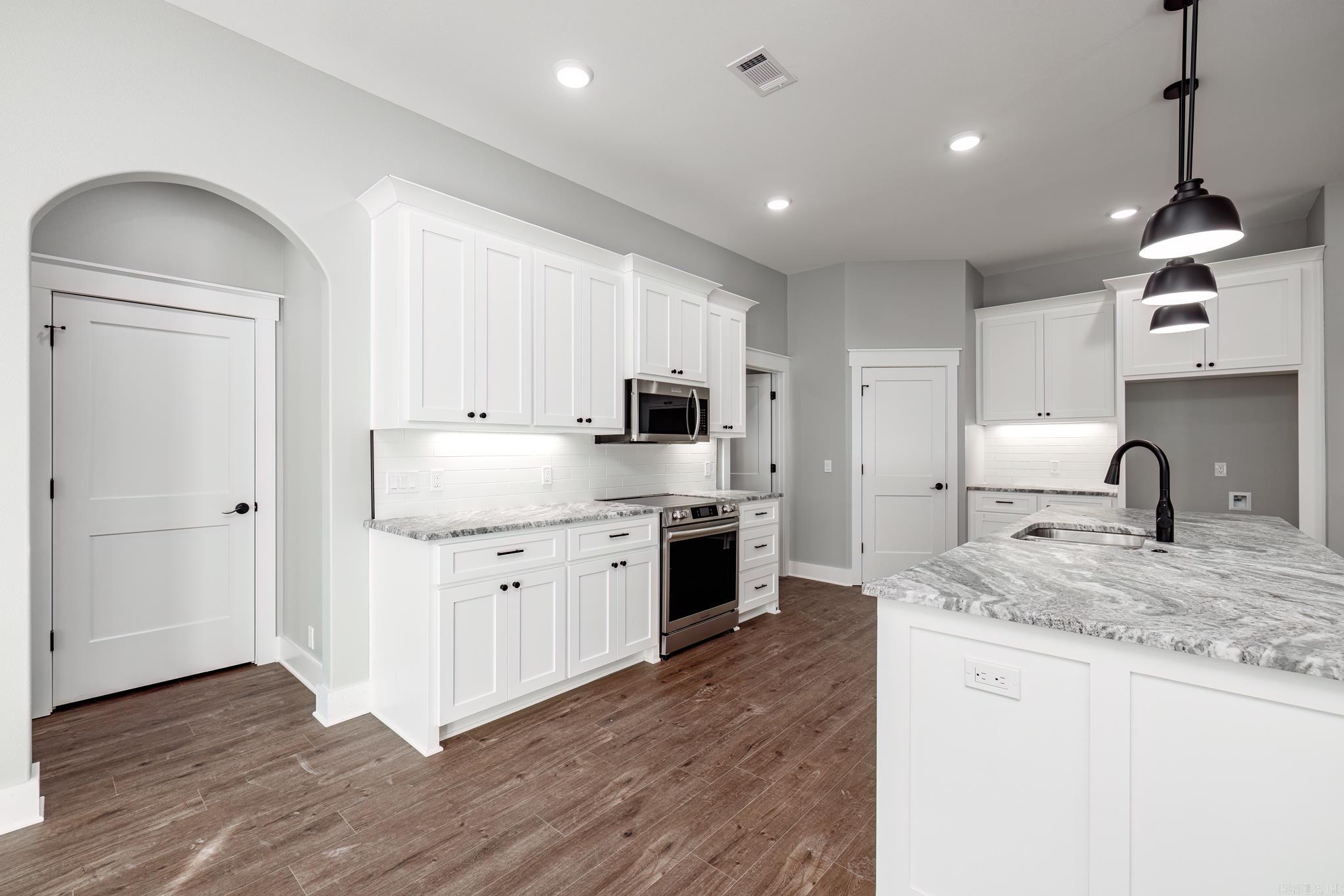 3 Sanchez Way Property Photo 18