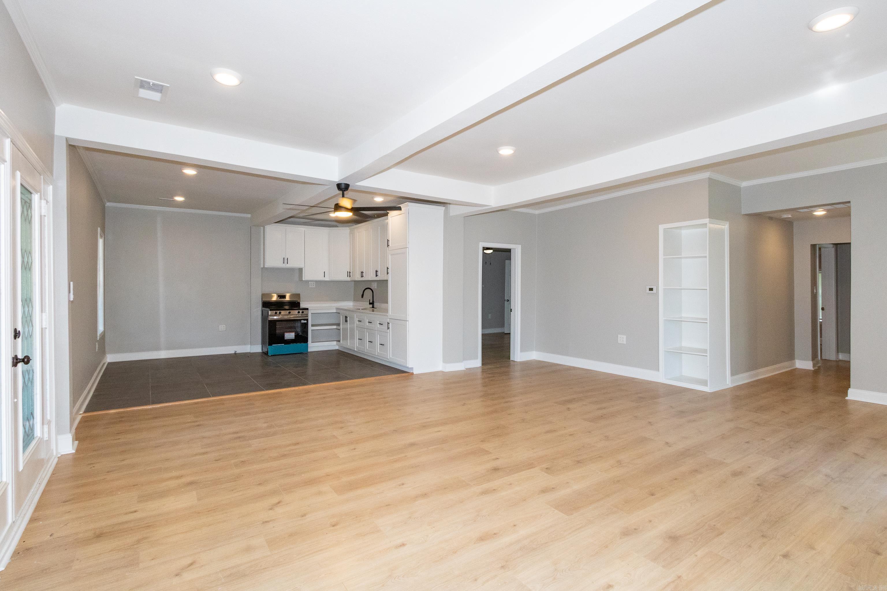 1018 River Street Property Photo 7