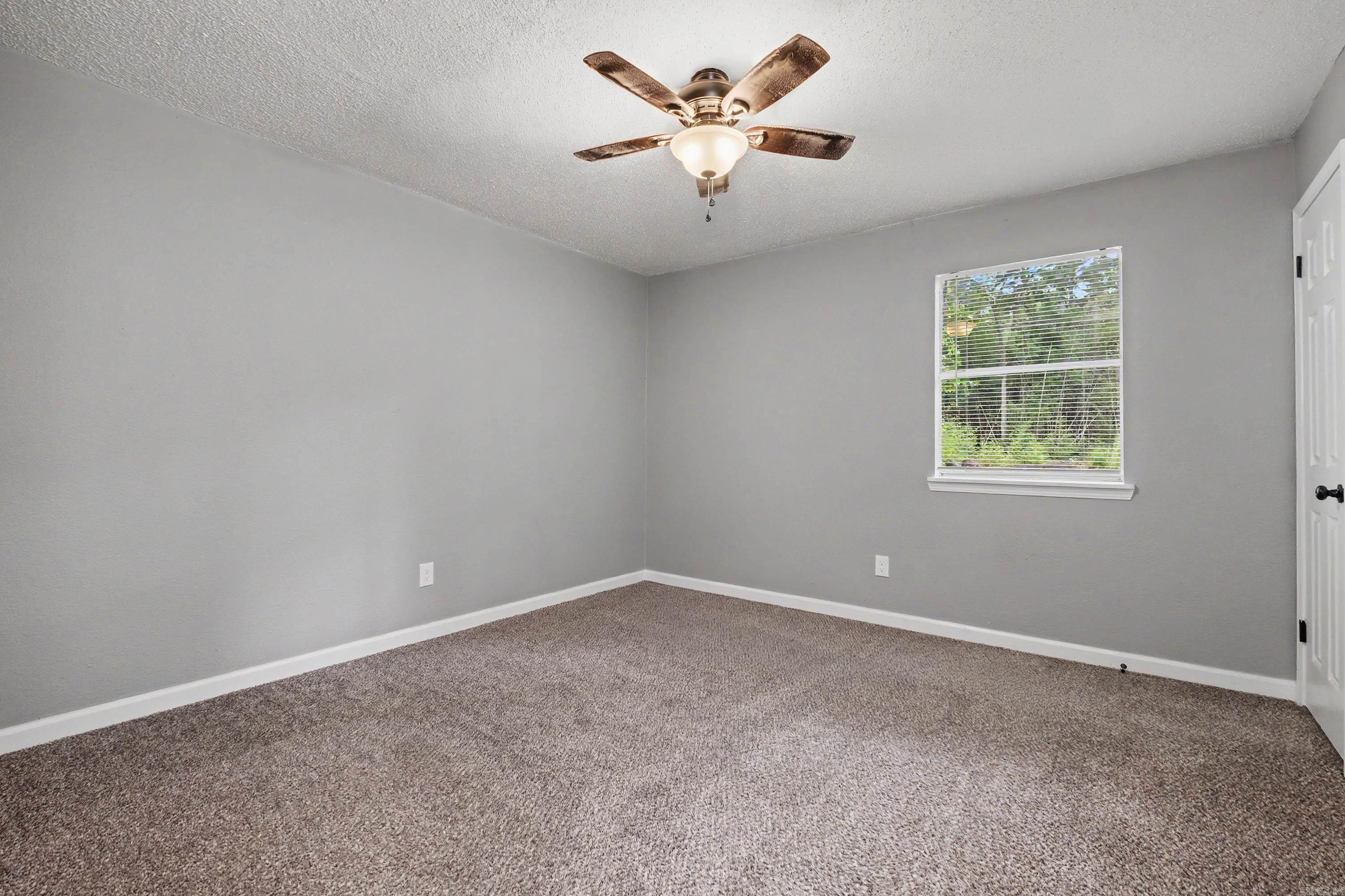 6521 Grayson Drive Property Photo 9