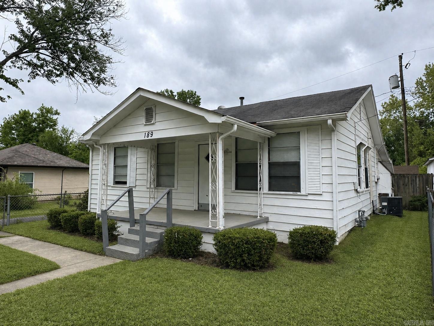 189 Roosevelt Road Property Photo 1