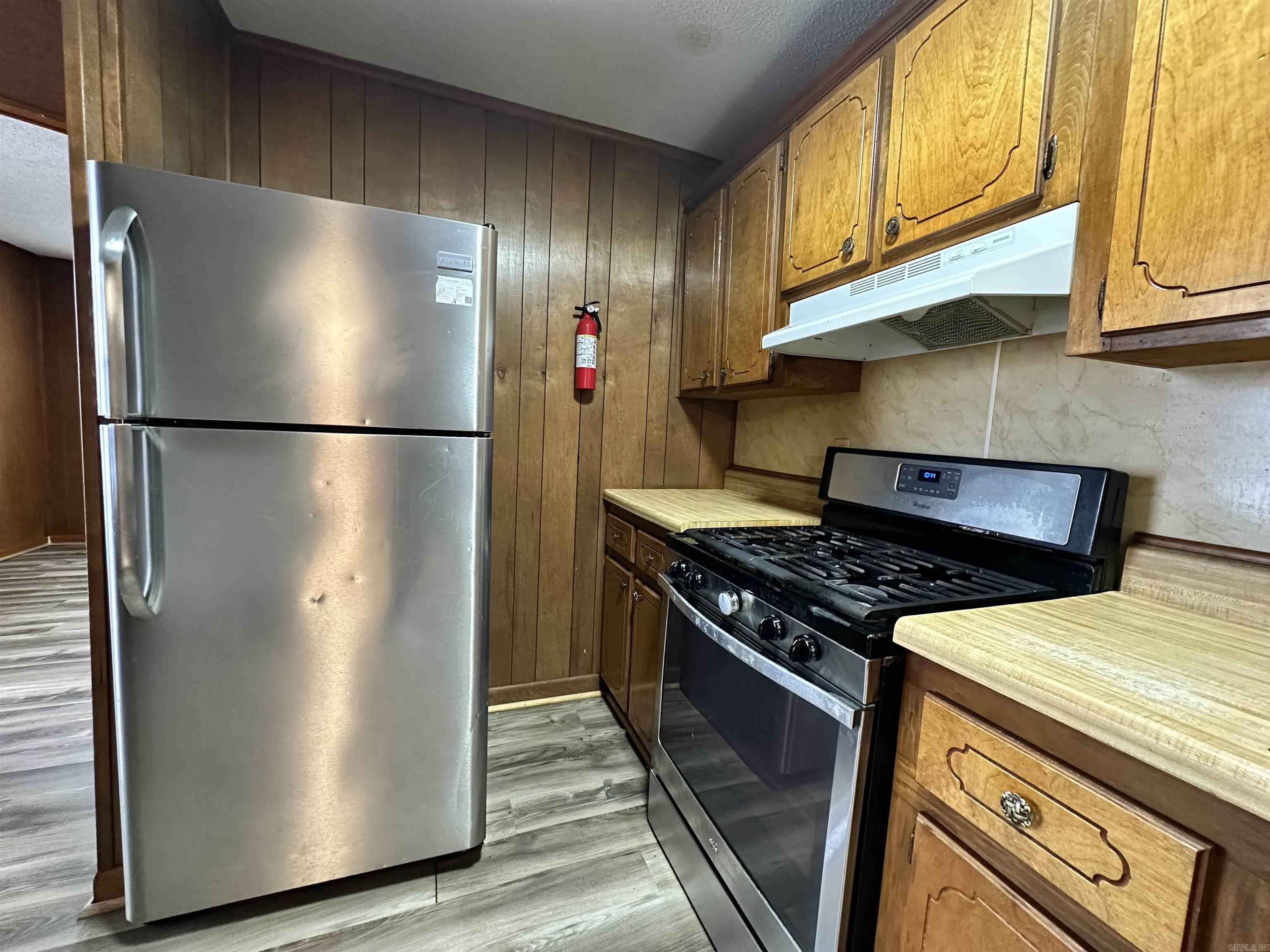 189 Roosevelt Road Property Photo 8