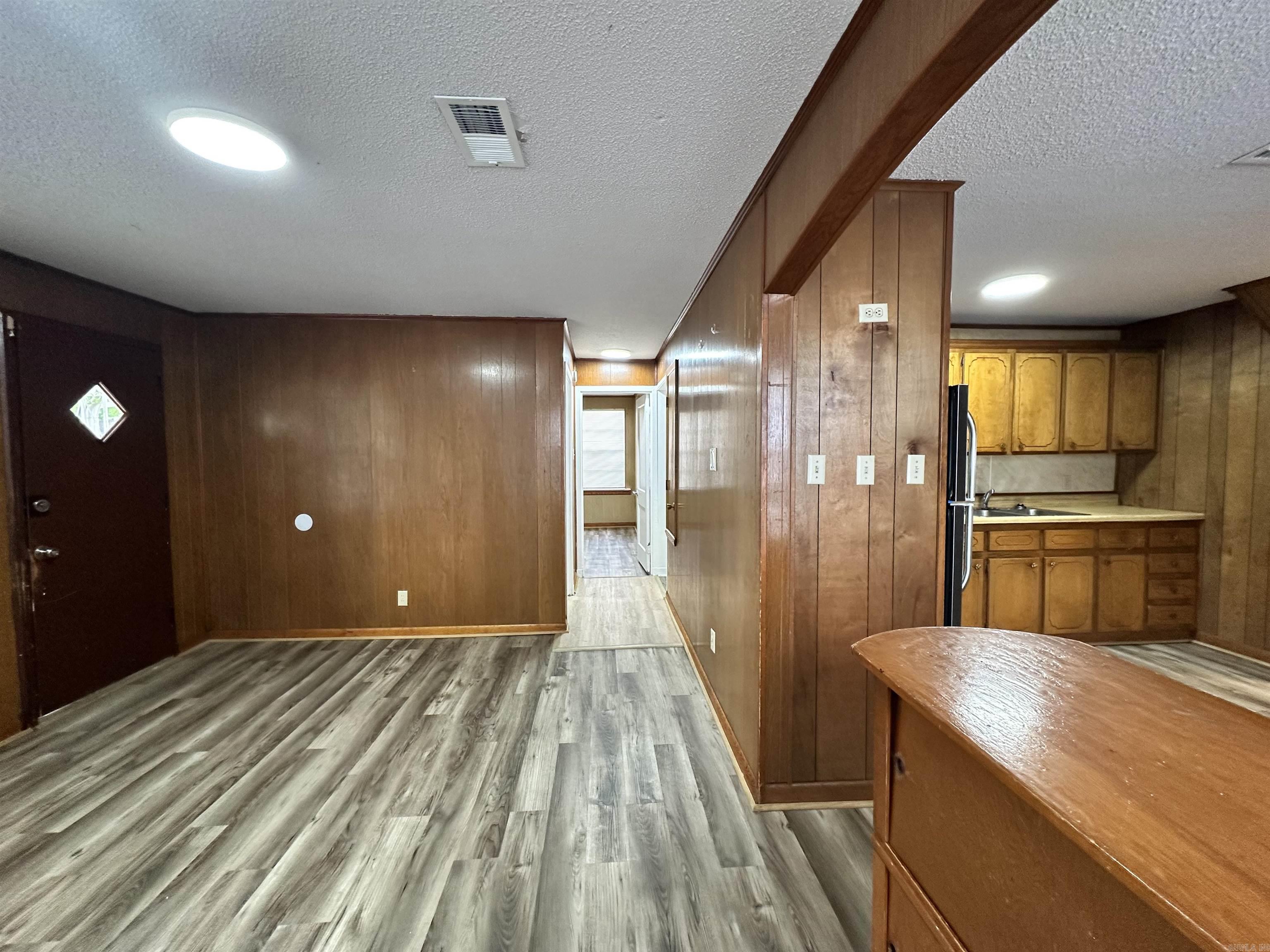 189 Roosevelt Road Property Photo 10
