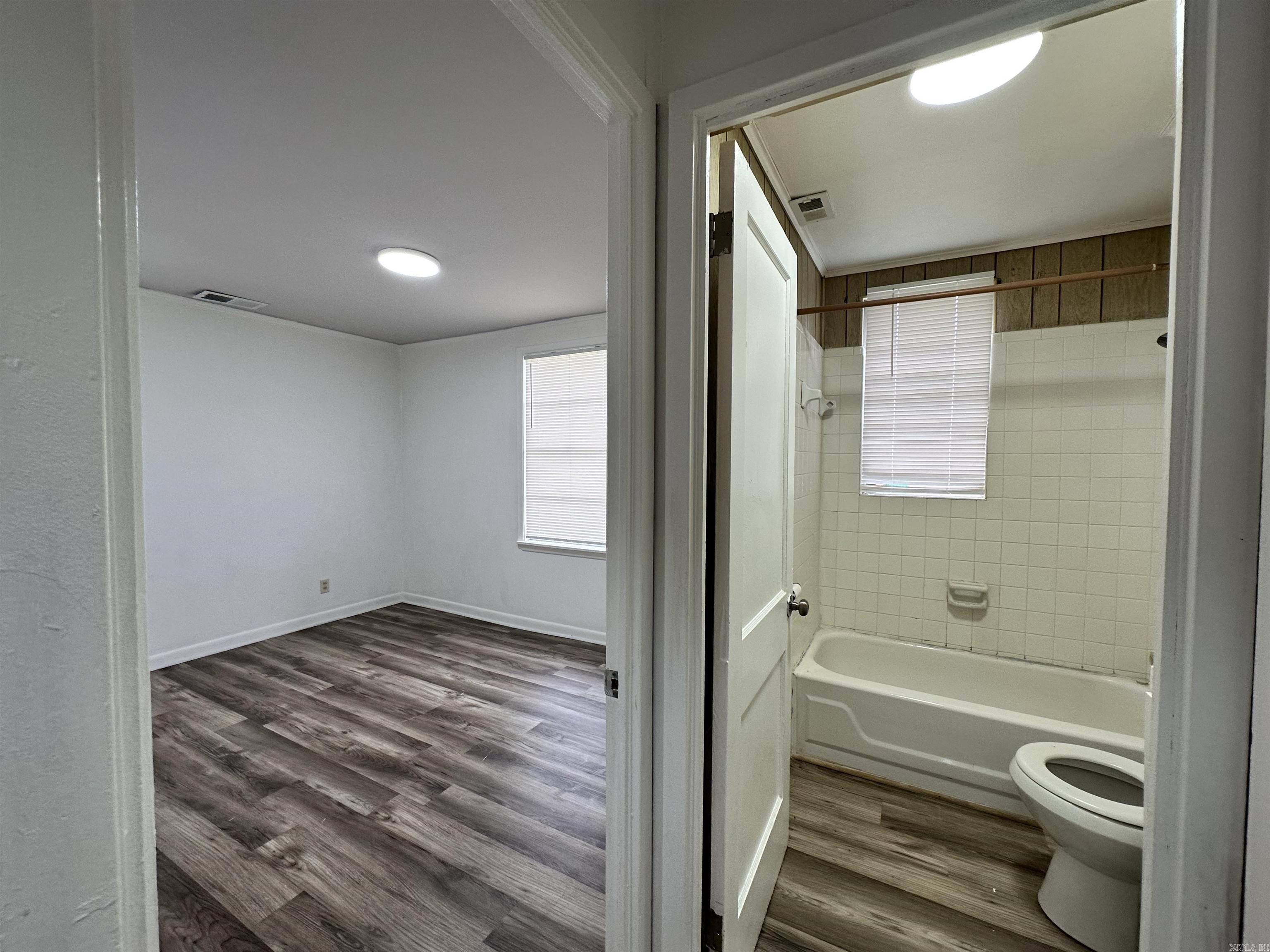 189 Roosevelt Road Property Photo 14