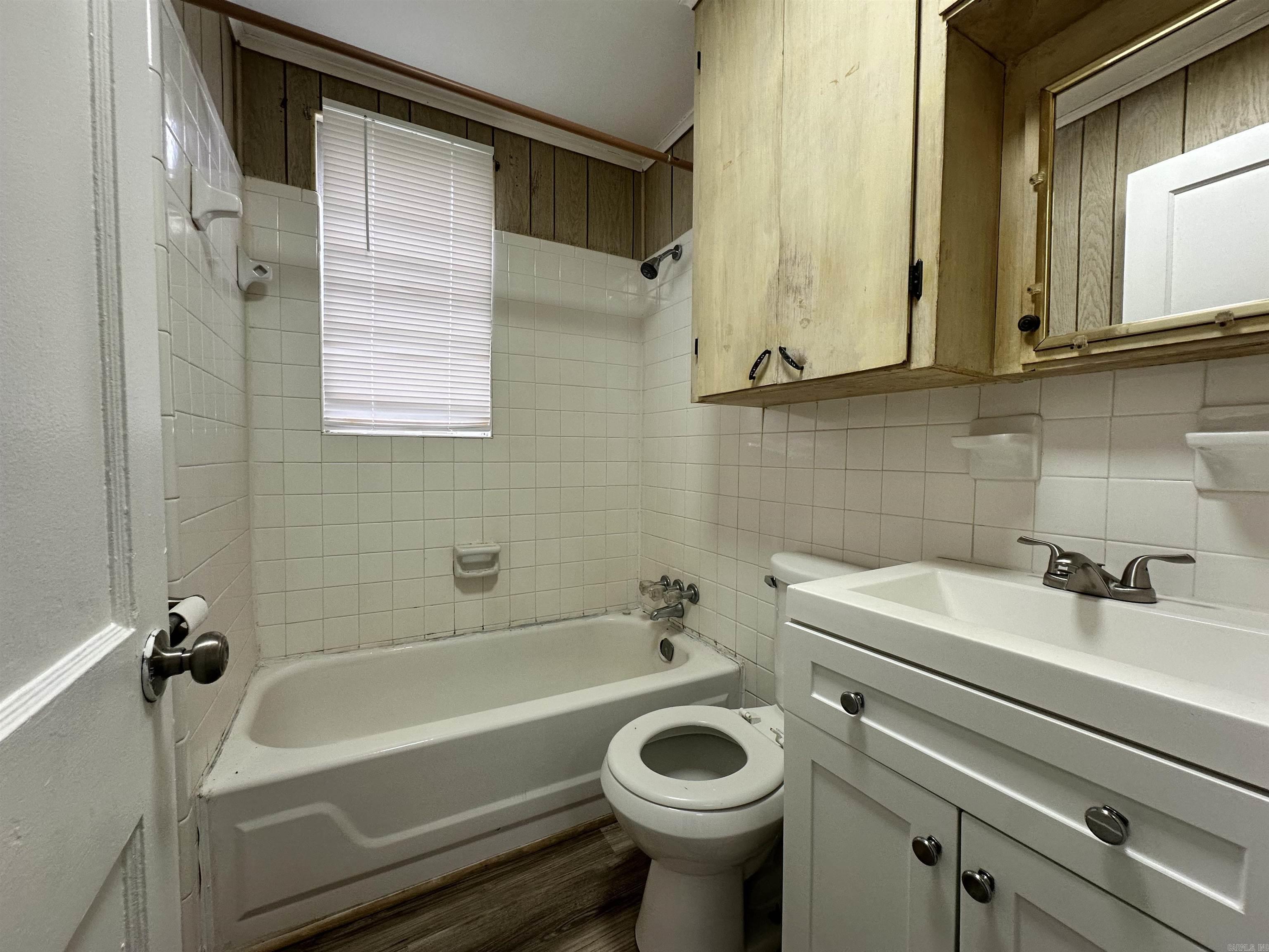 189 Roosevelt Road Property Photo 15