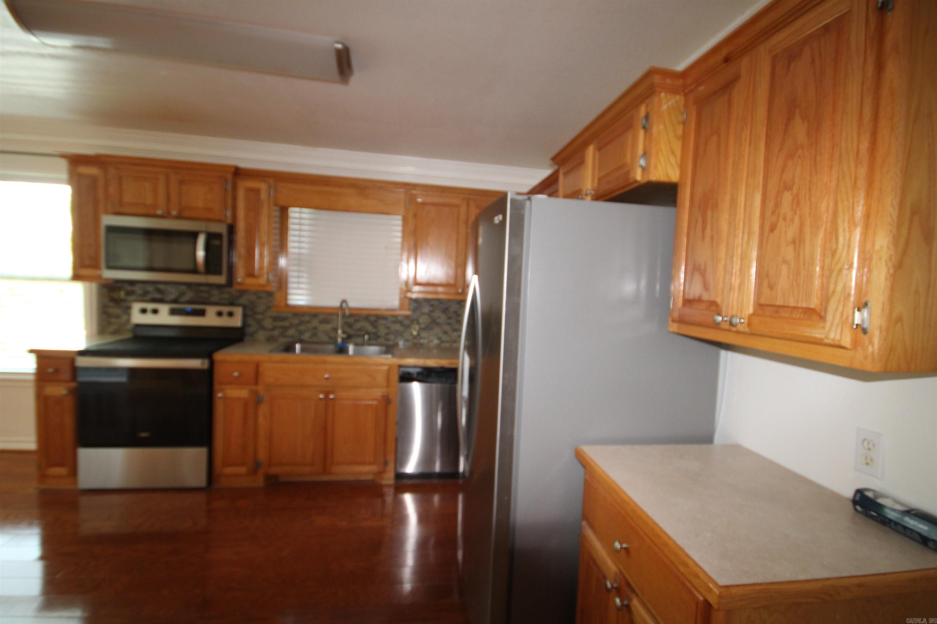 118 Lakefork Drive Property Photo 2