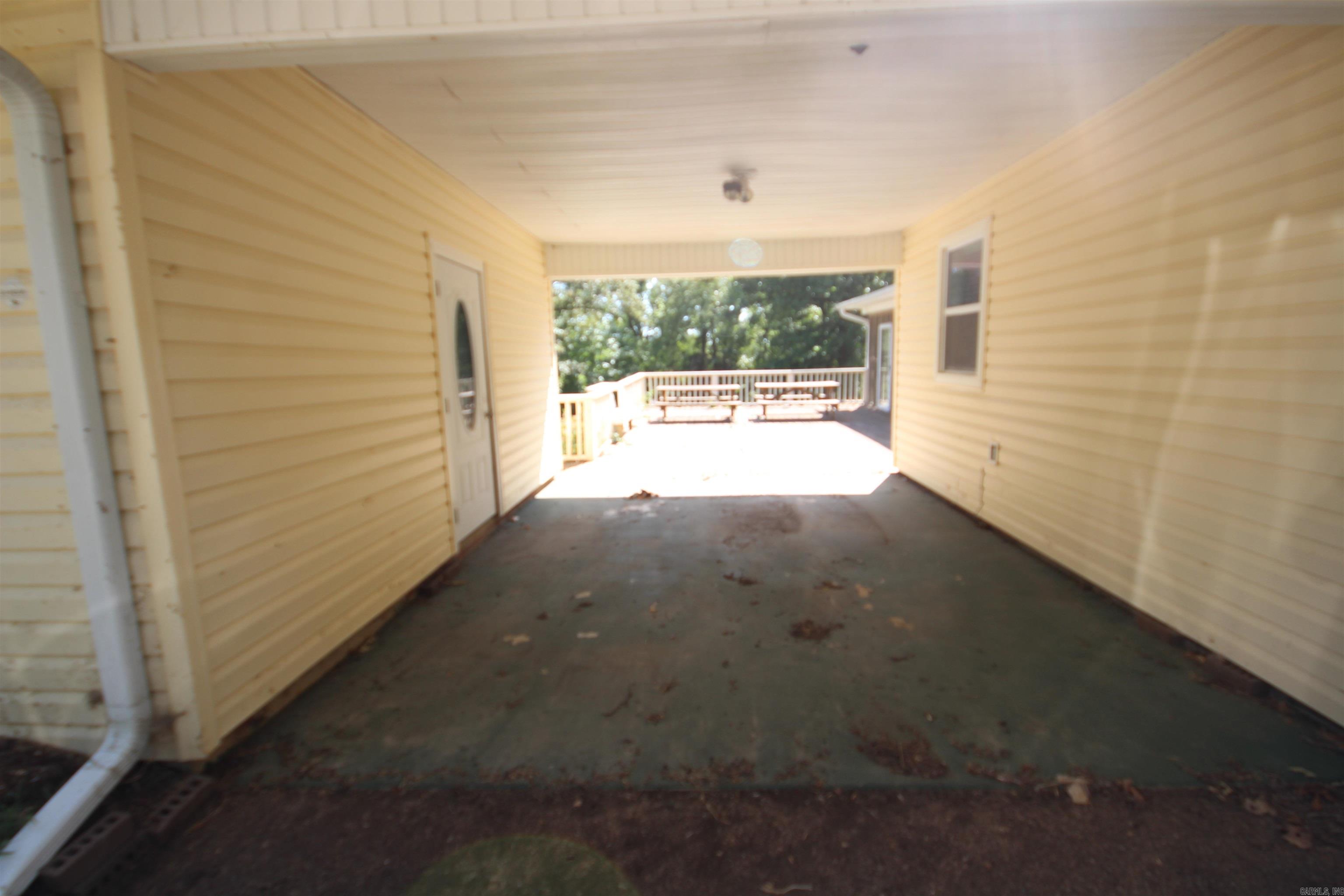 118 Lakefork Drive Property Photo 9