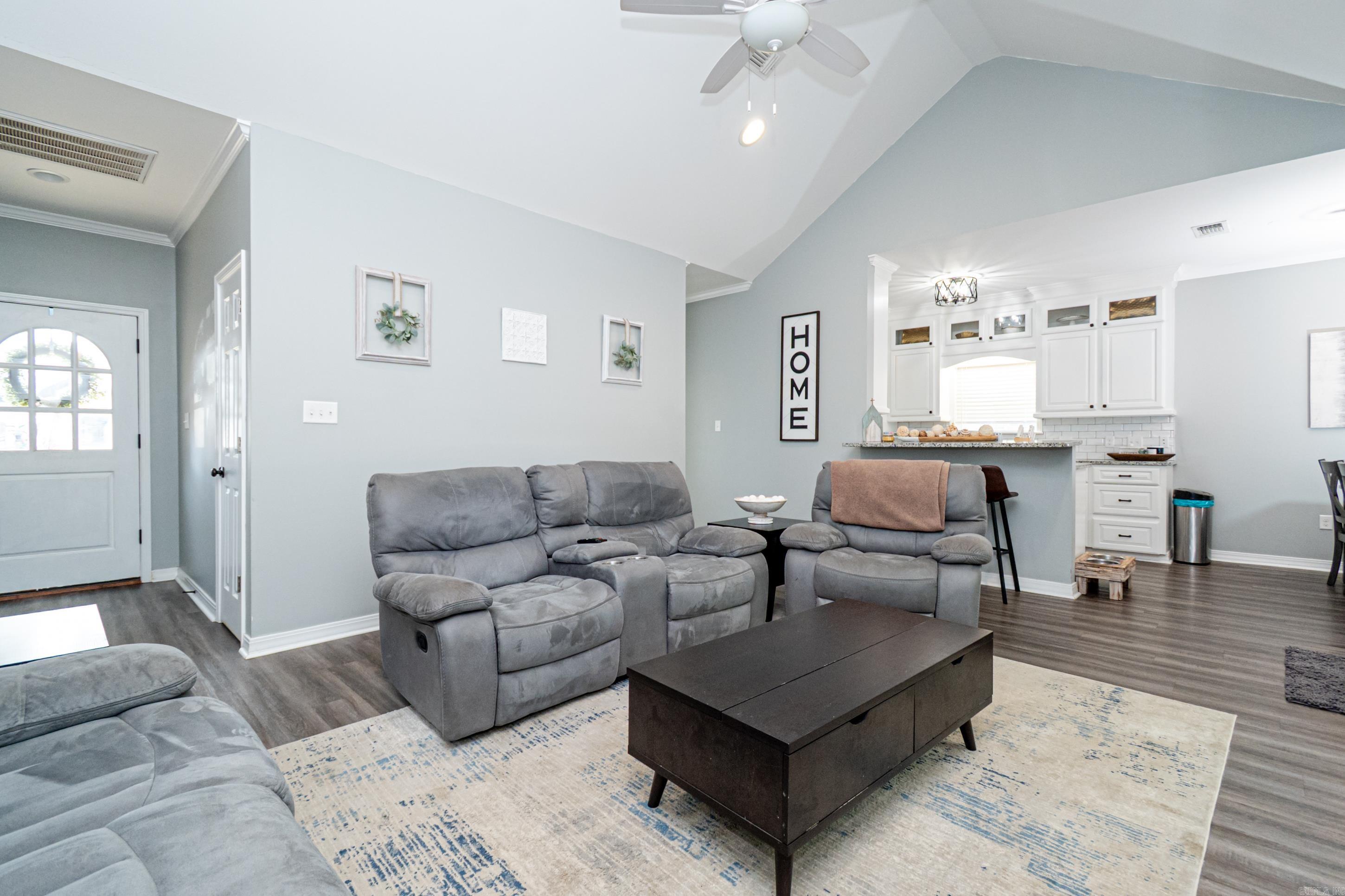 140 Mayhaw Ln Property Photo 3