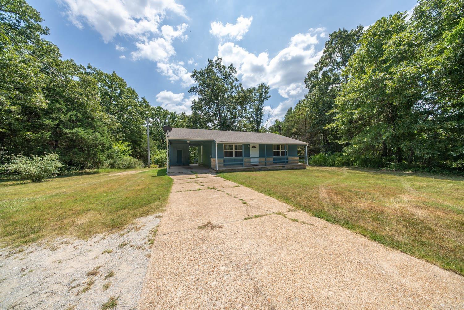1527 W Cardinal Drive Property Photo 3