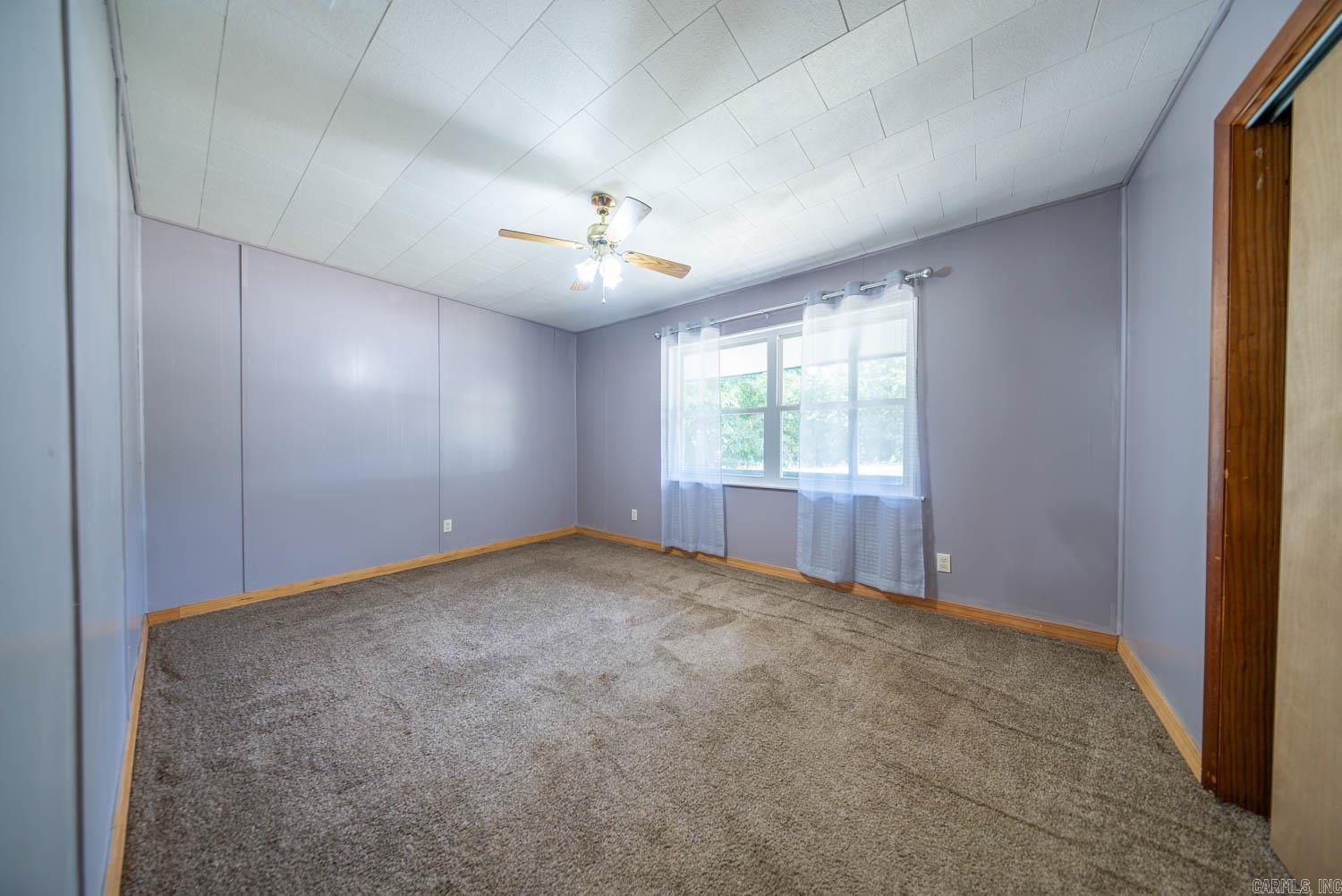 1527 W Cardinal Drive Property Photo 6