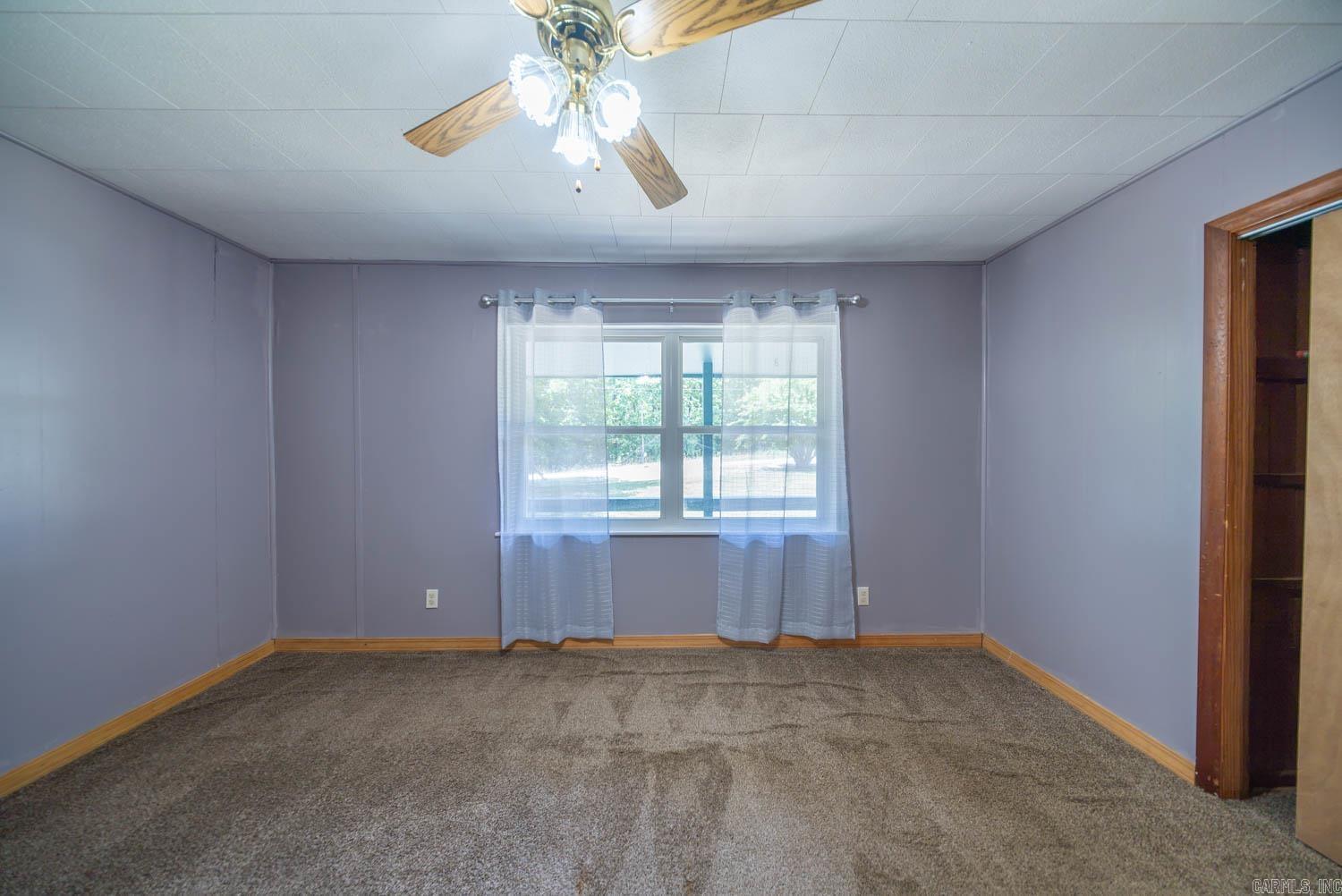 1527 W Cardinal Drive Property Photo 7