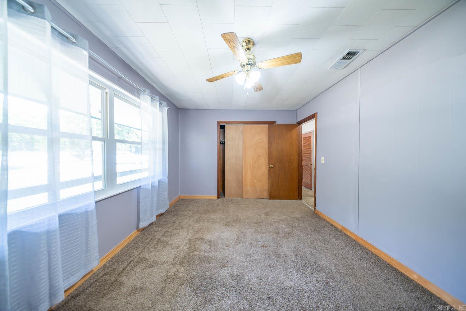 1527 W Cardinal Drive Property Photo 8