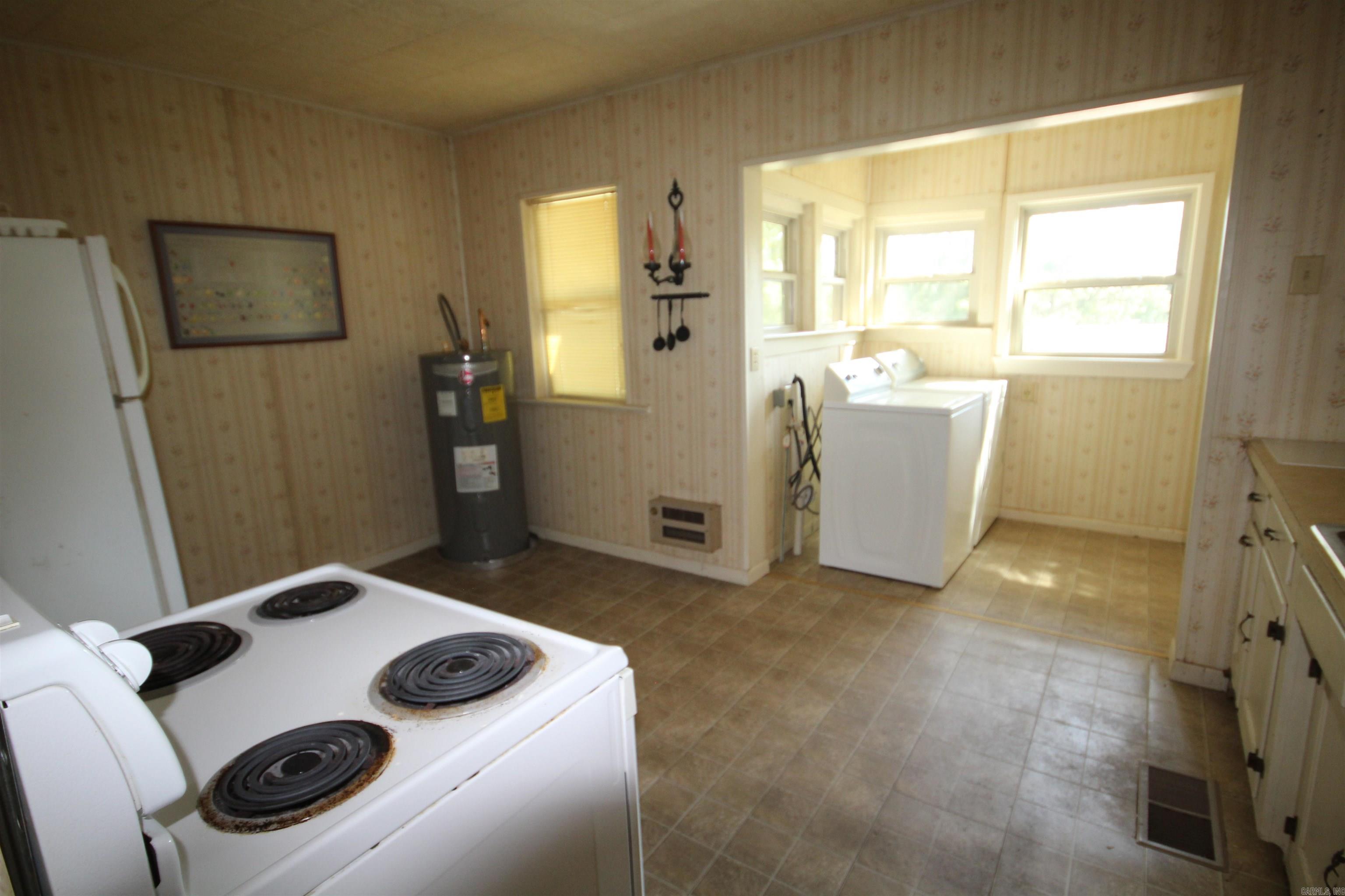 112 Lakefork Drive Property Photo 3