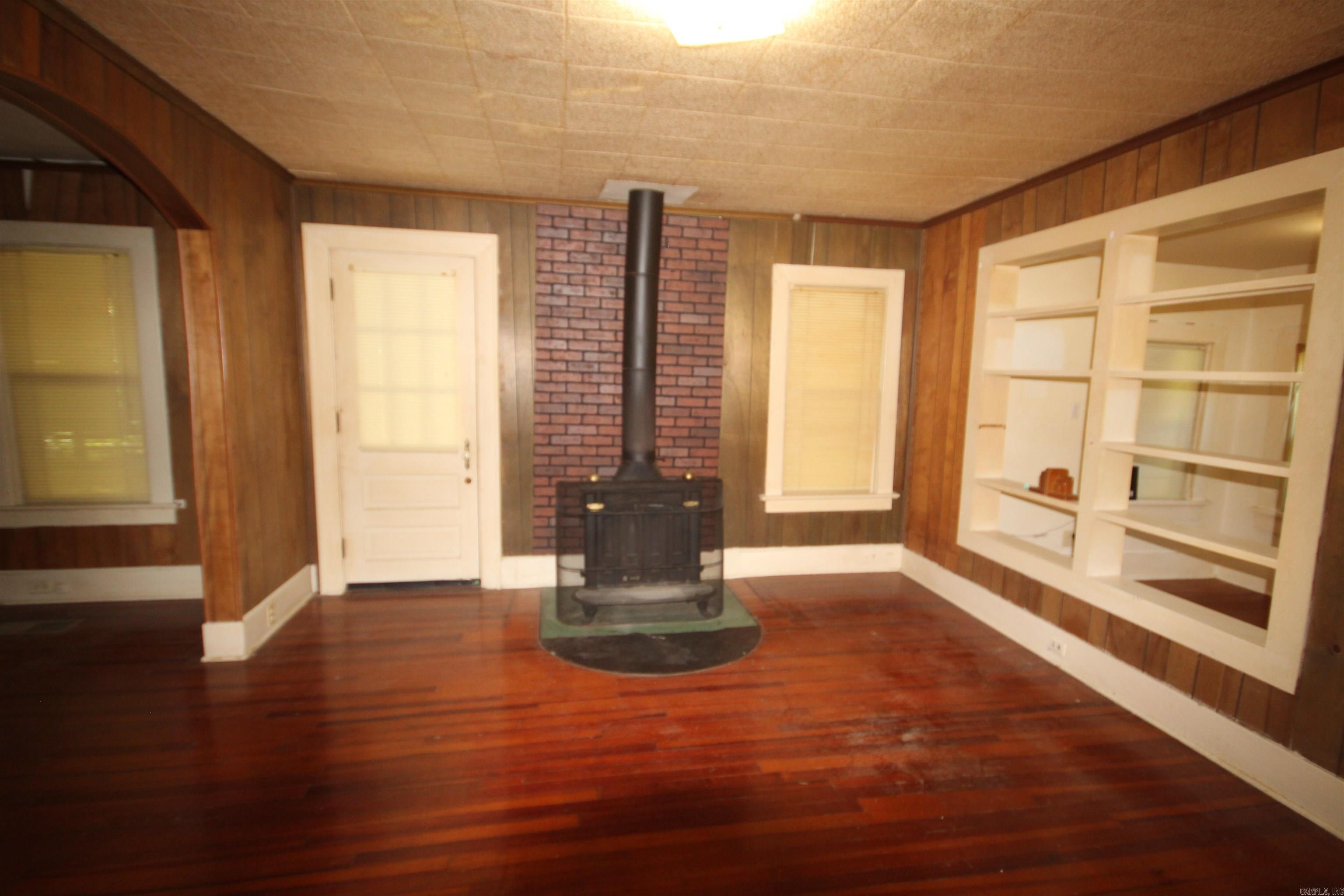 112 Lakefork Drive Property Photo 6