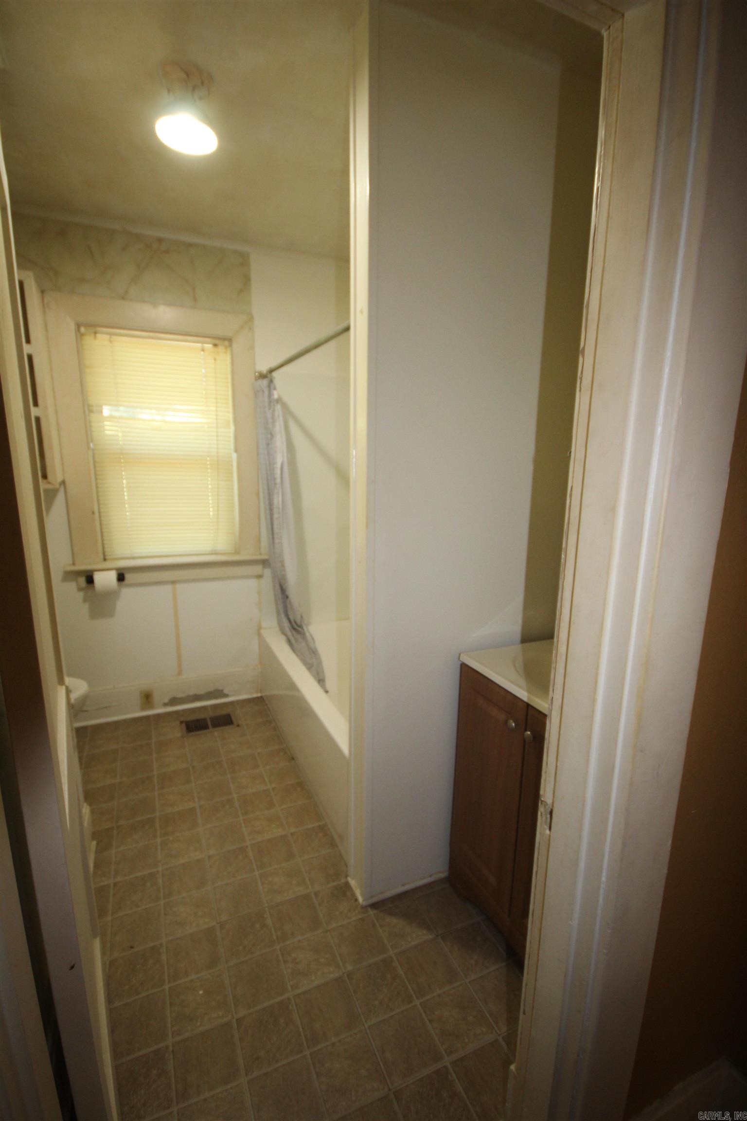 112 Lakefork Drive Property Photo 9