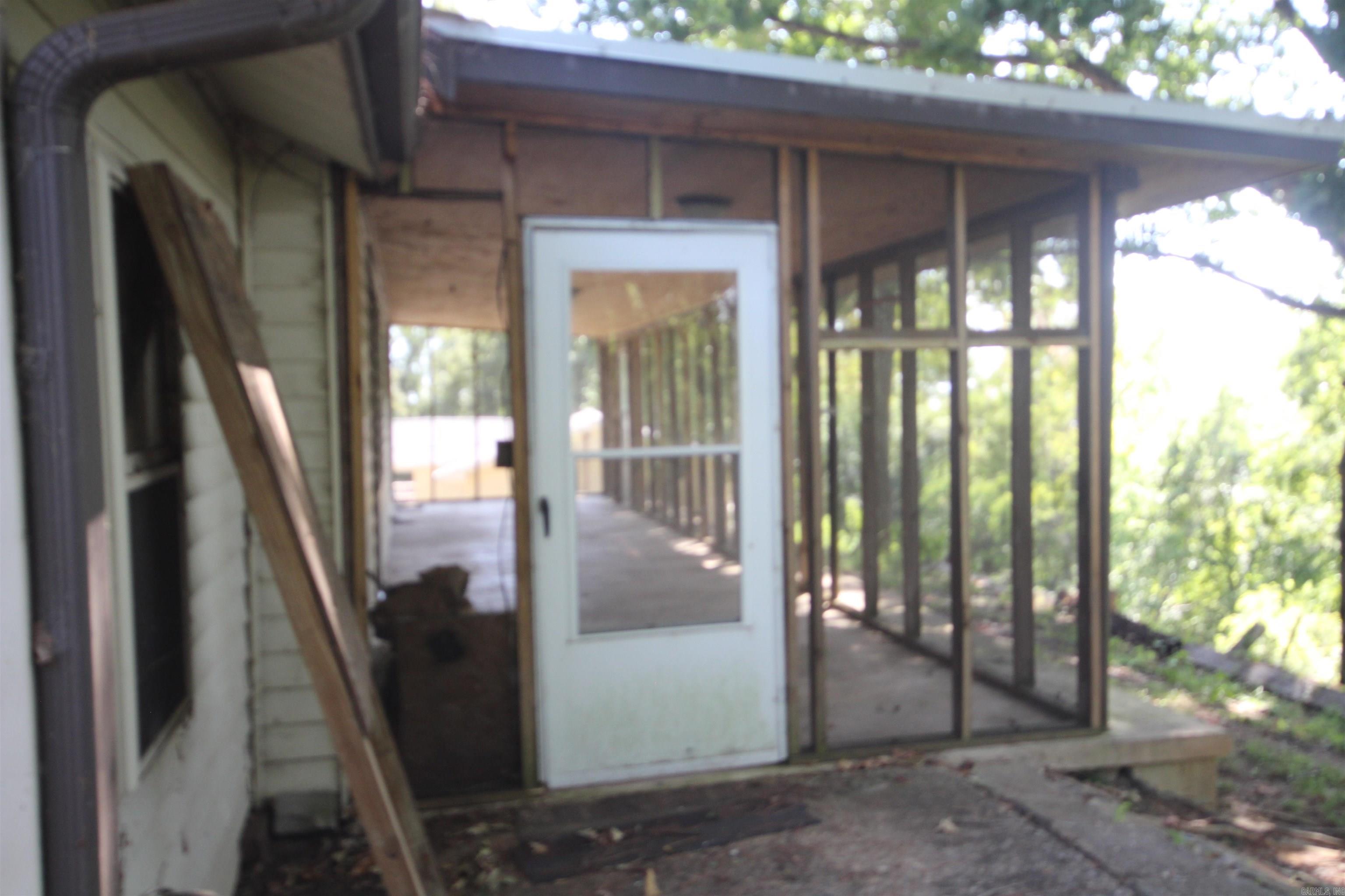 112 Lakefork Drive Property Photo 11