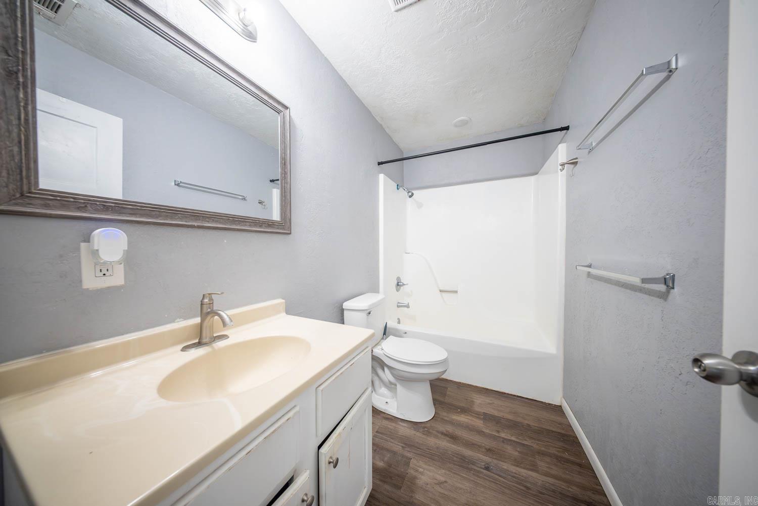 35 N Goodwin Street Property Photo 5