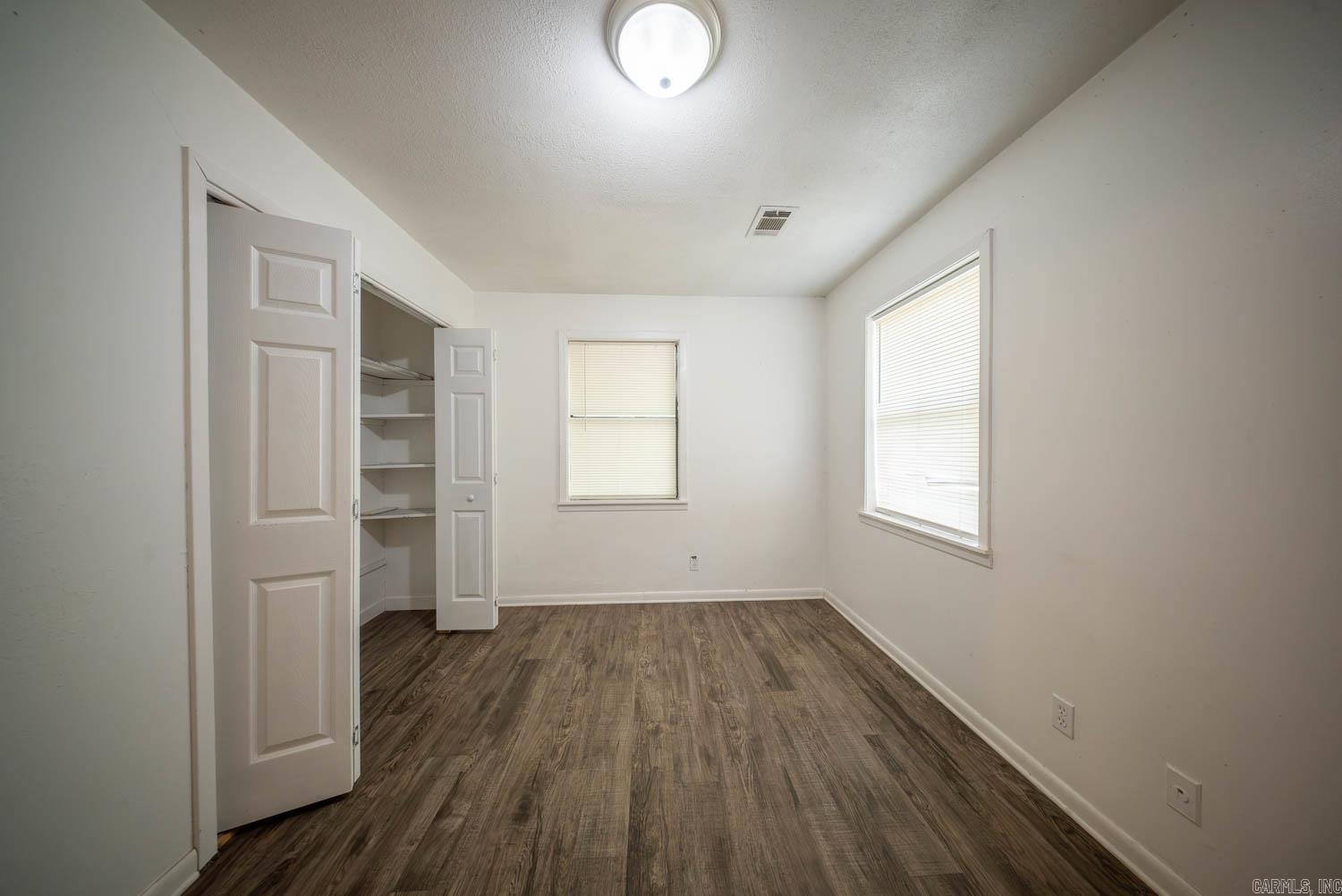 35 N Goodwin Street Property Photo 9