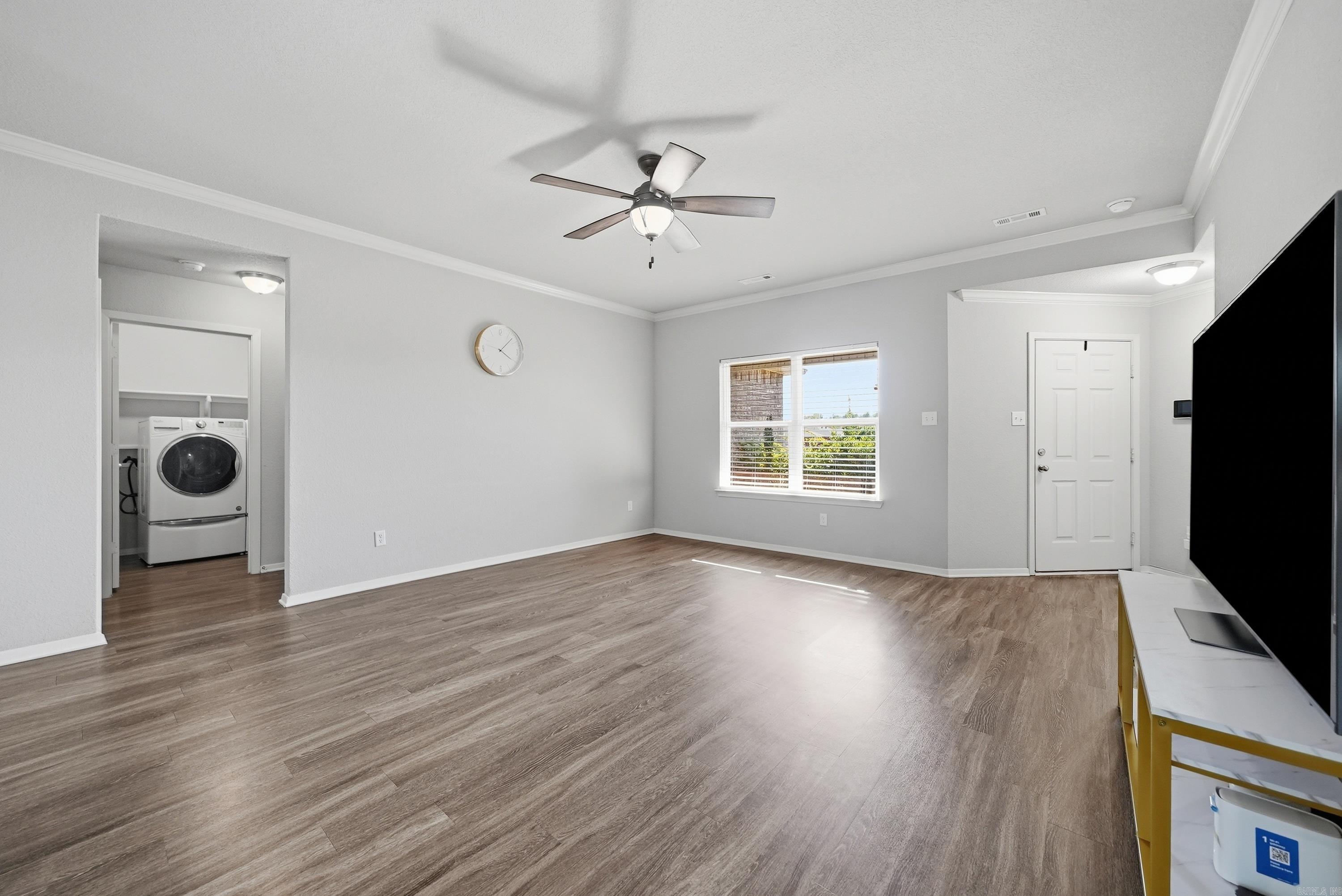 200 Hemlock Drive Property Photo 4