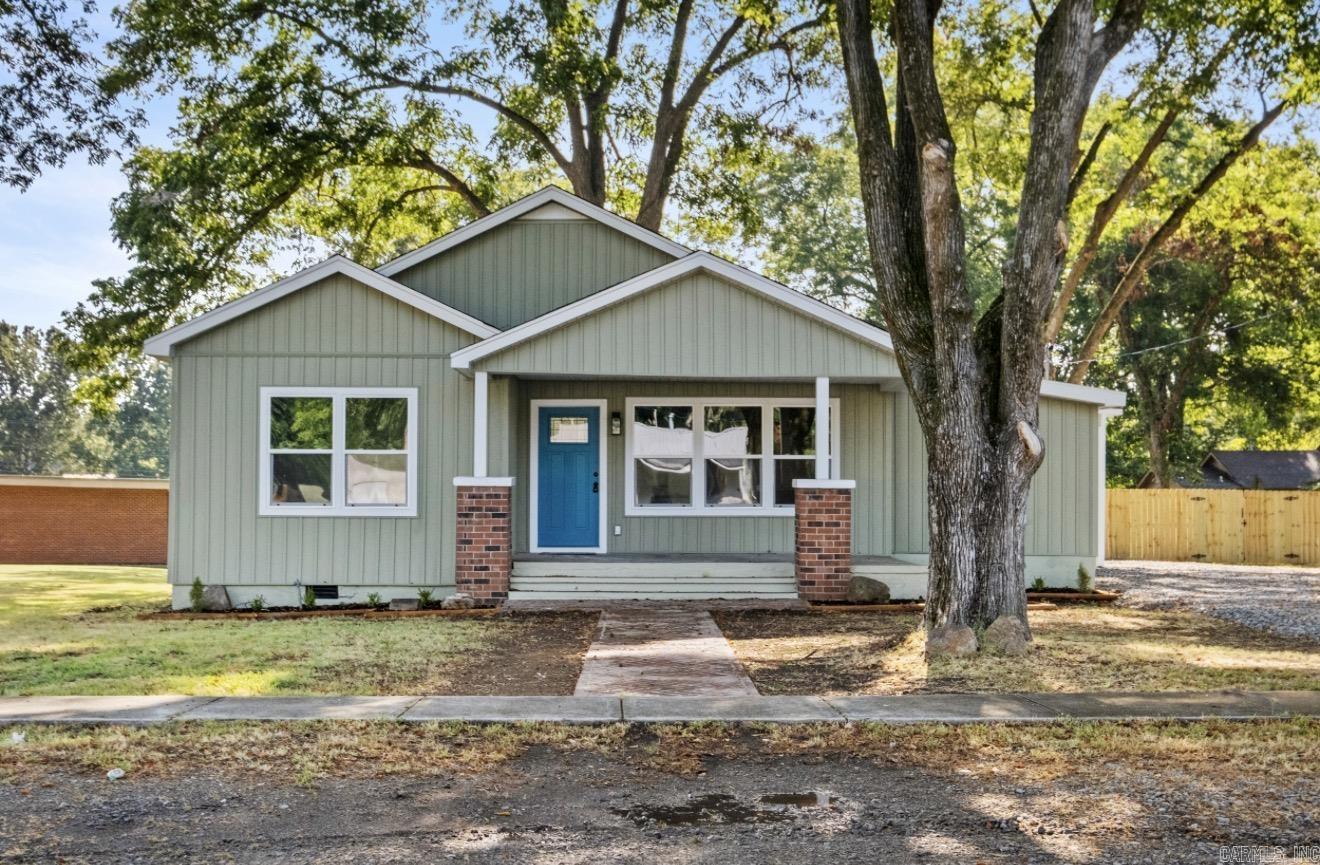 908 Judson Avenue Property Photo 1