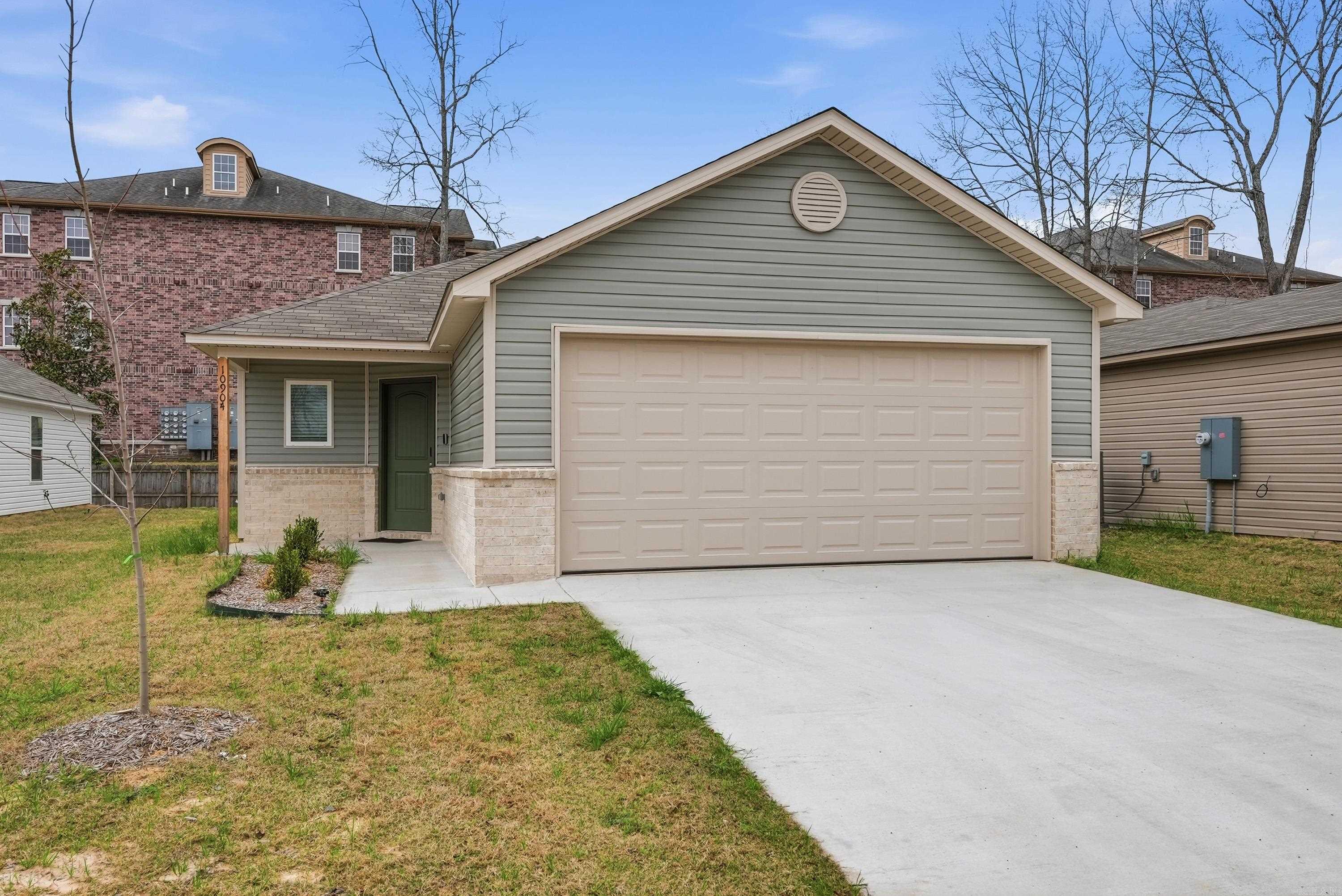 10904 Mason Drive Property Photo 1