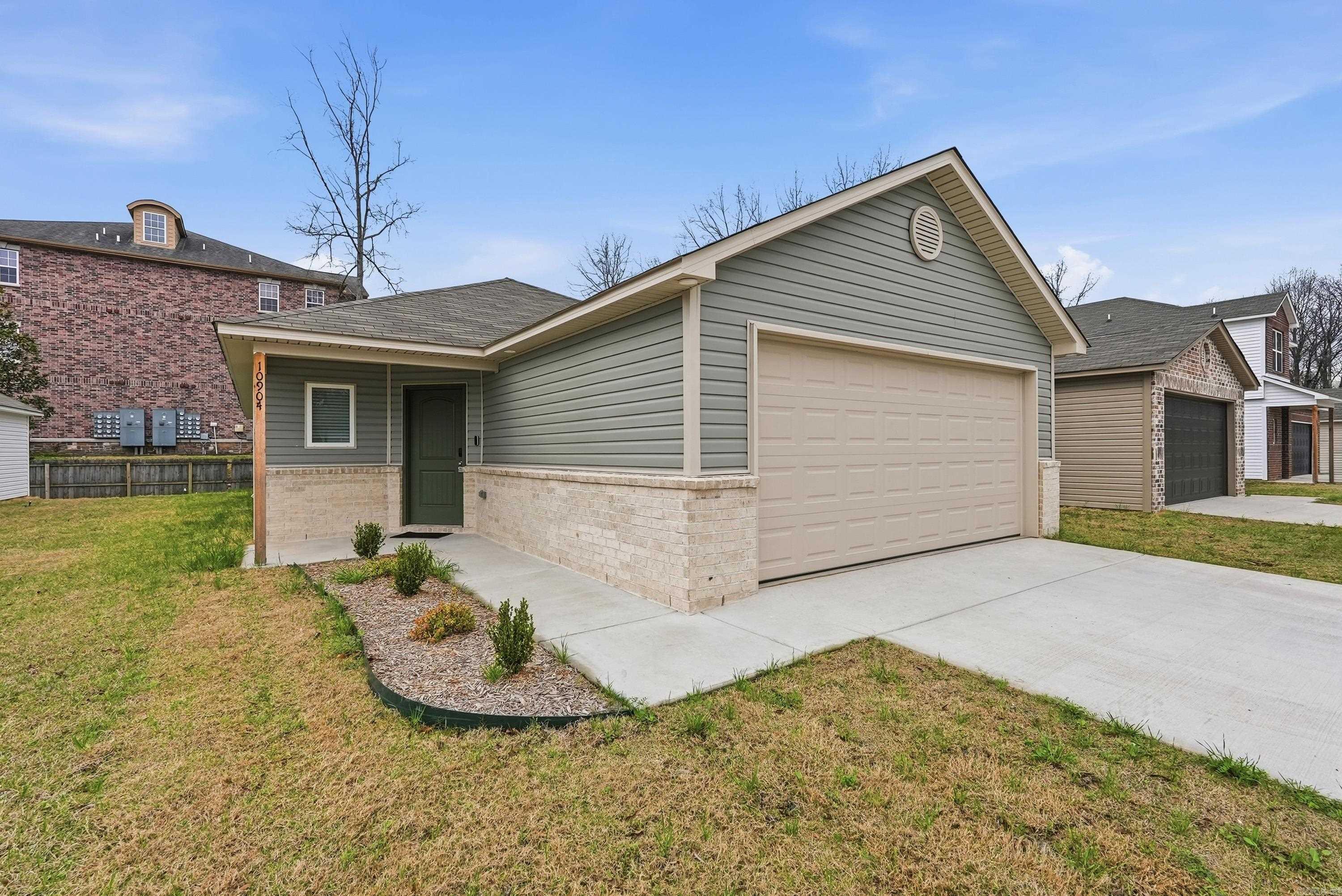10904 Mason Drive Property Photo 2