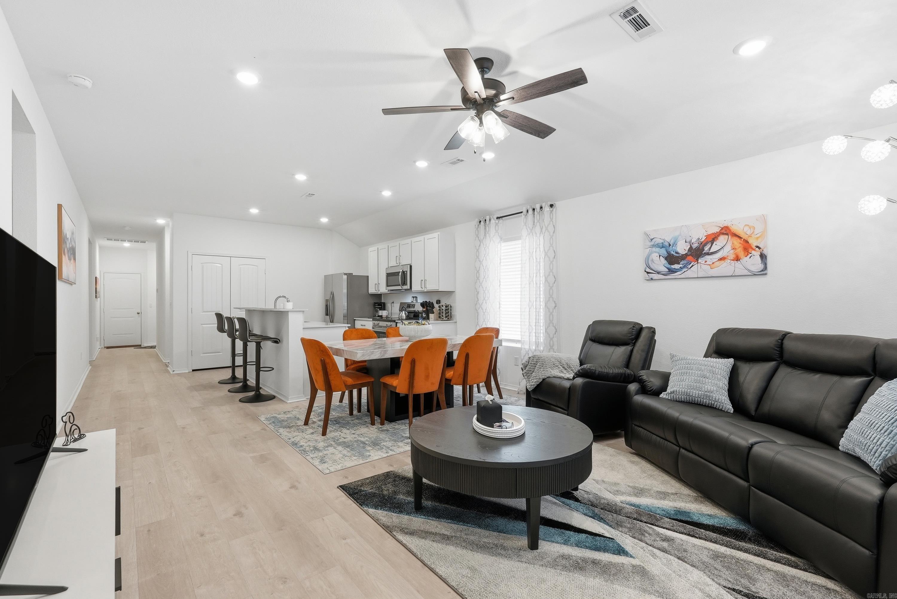 10904 Mason Drive Property Photo 6