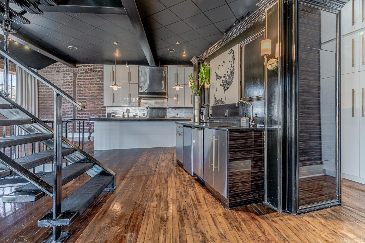223 S Church St 103 Property Photo 19