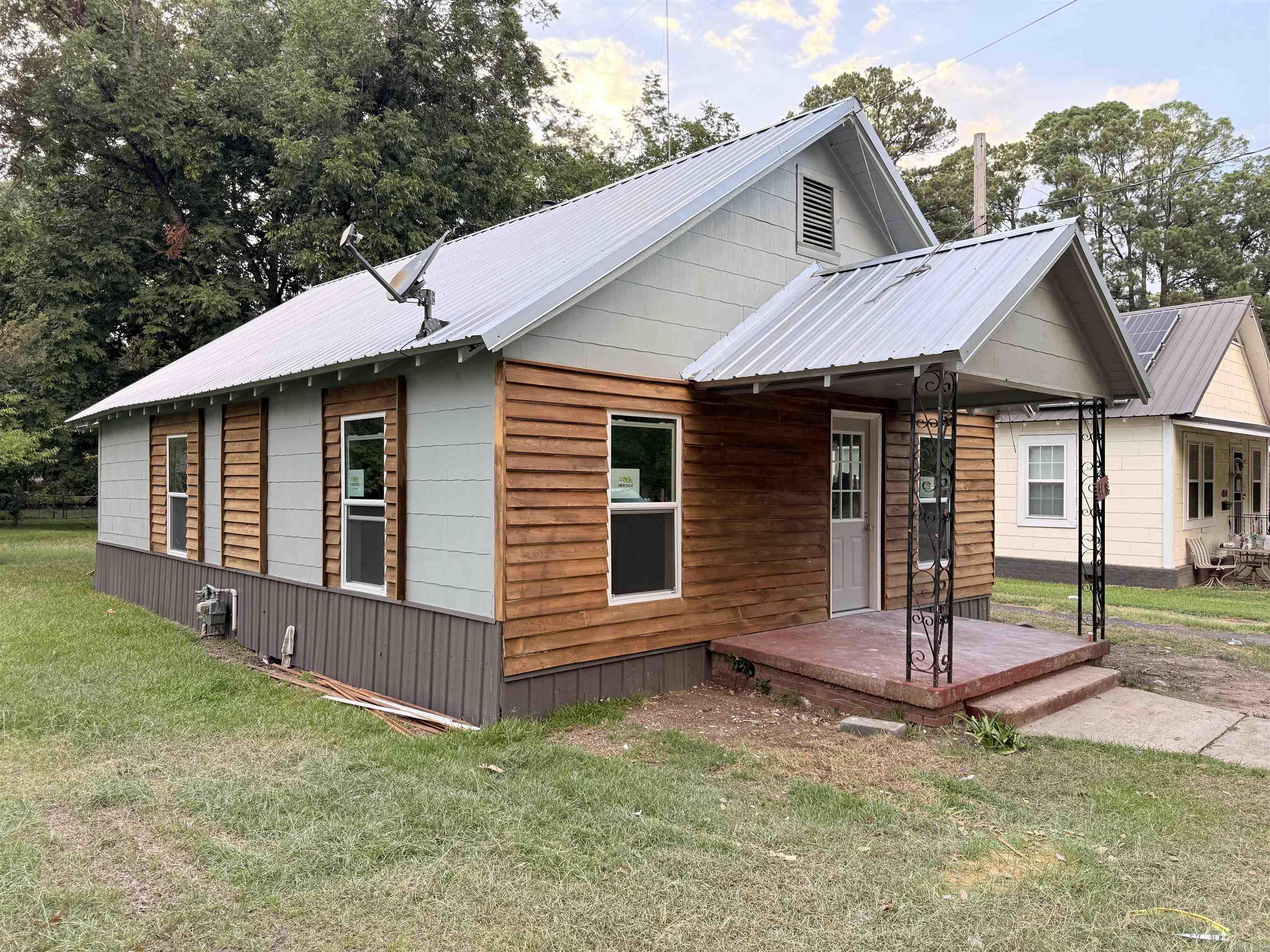 408 S Gabbert Street Property Photo 1