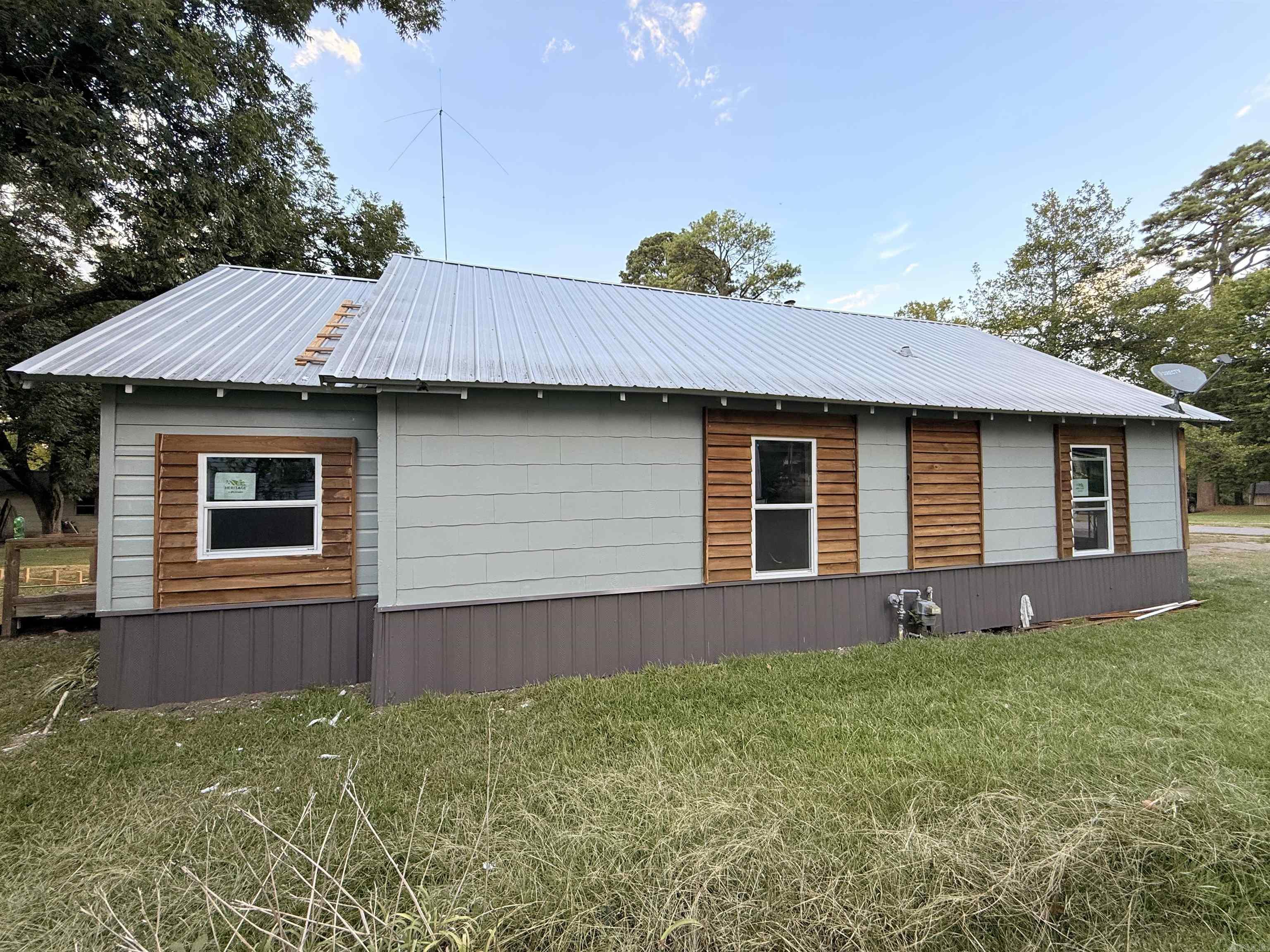 408 S Gabbert Street Property Photo 4