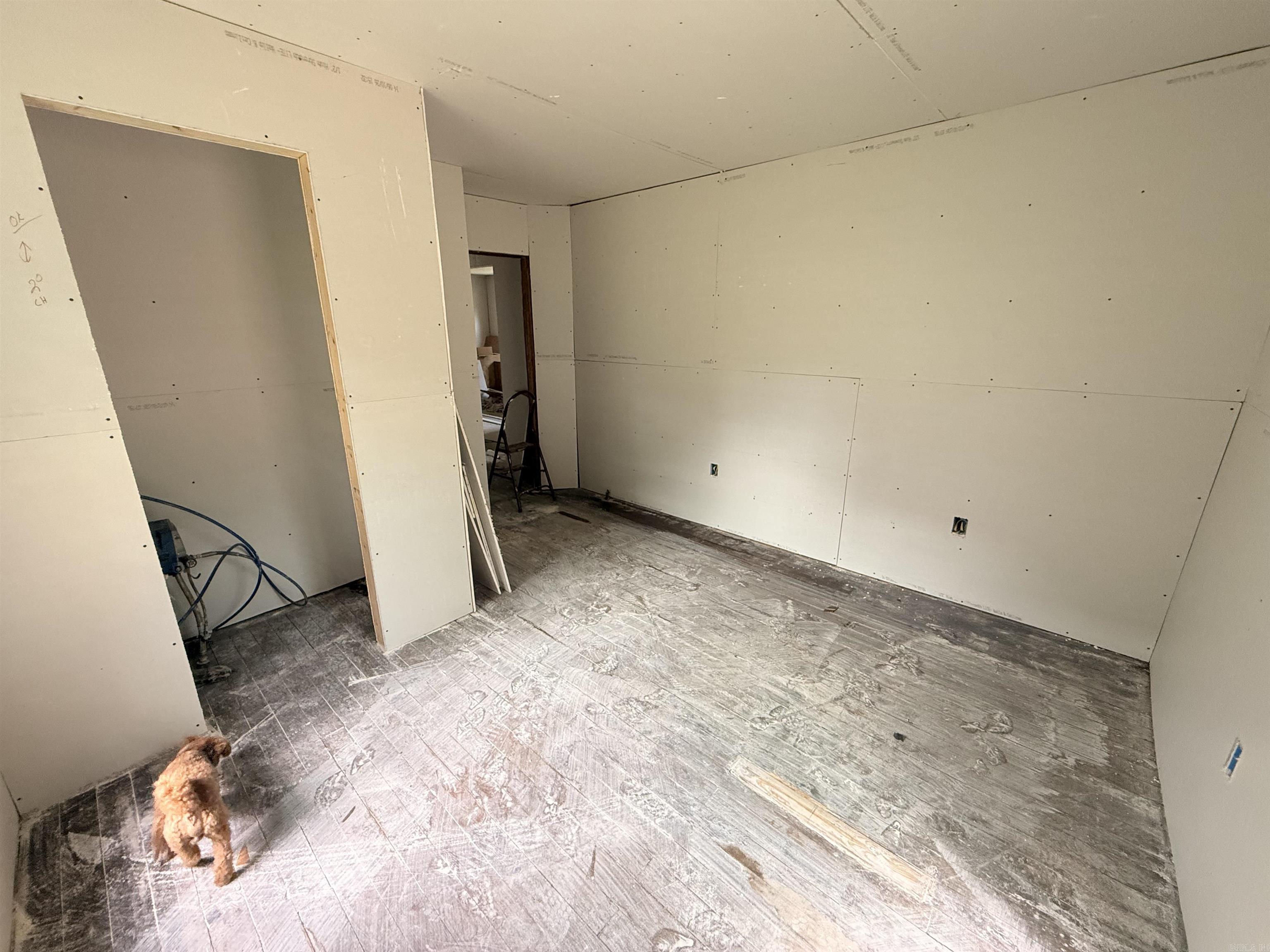408 S Gabbert Street Property Photo 9