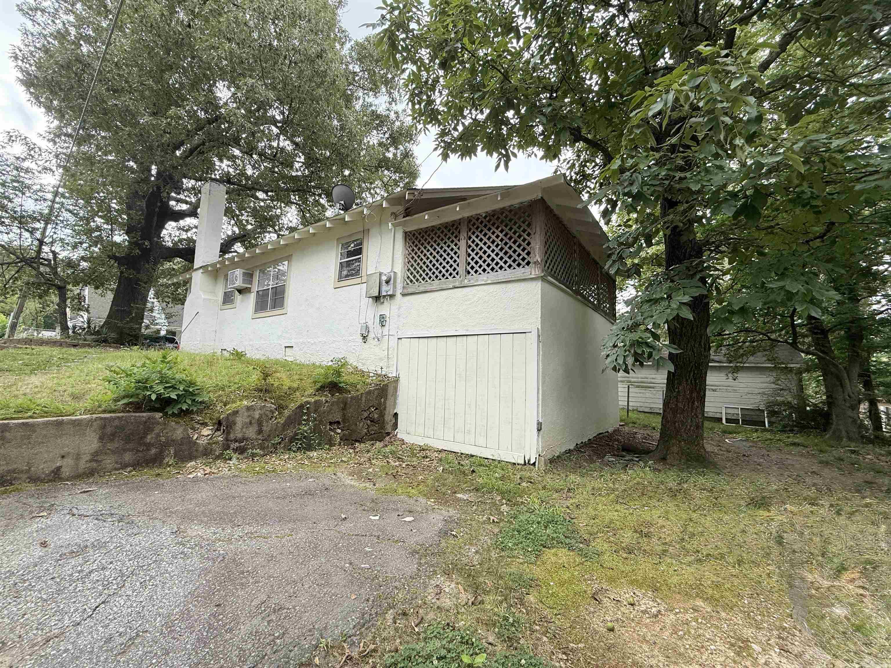 300 Richard Street Property Photo 5