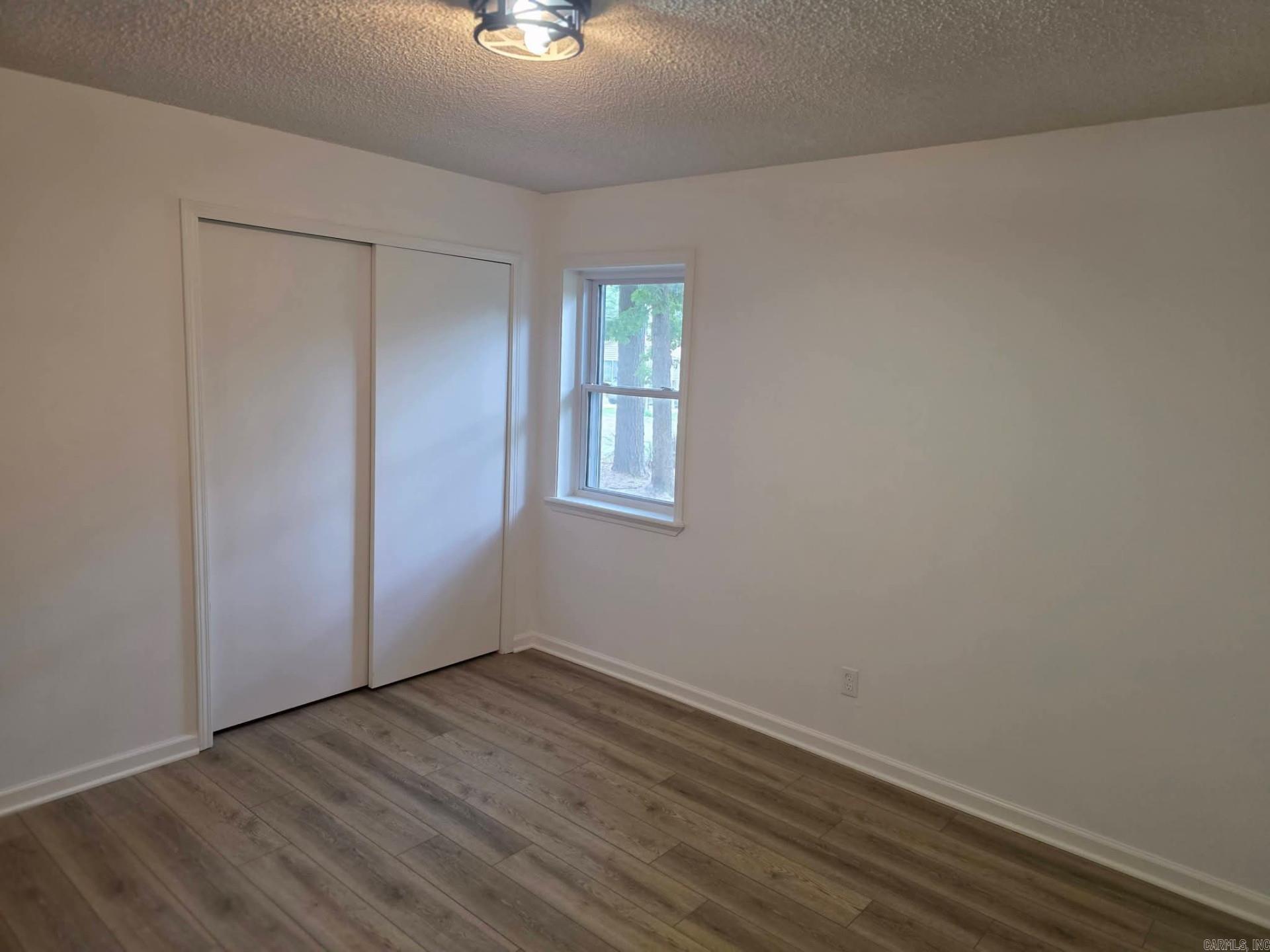 163 Honeysuckle Cir Property Photo 5