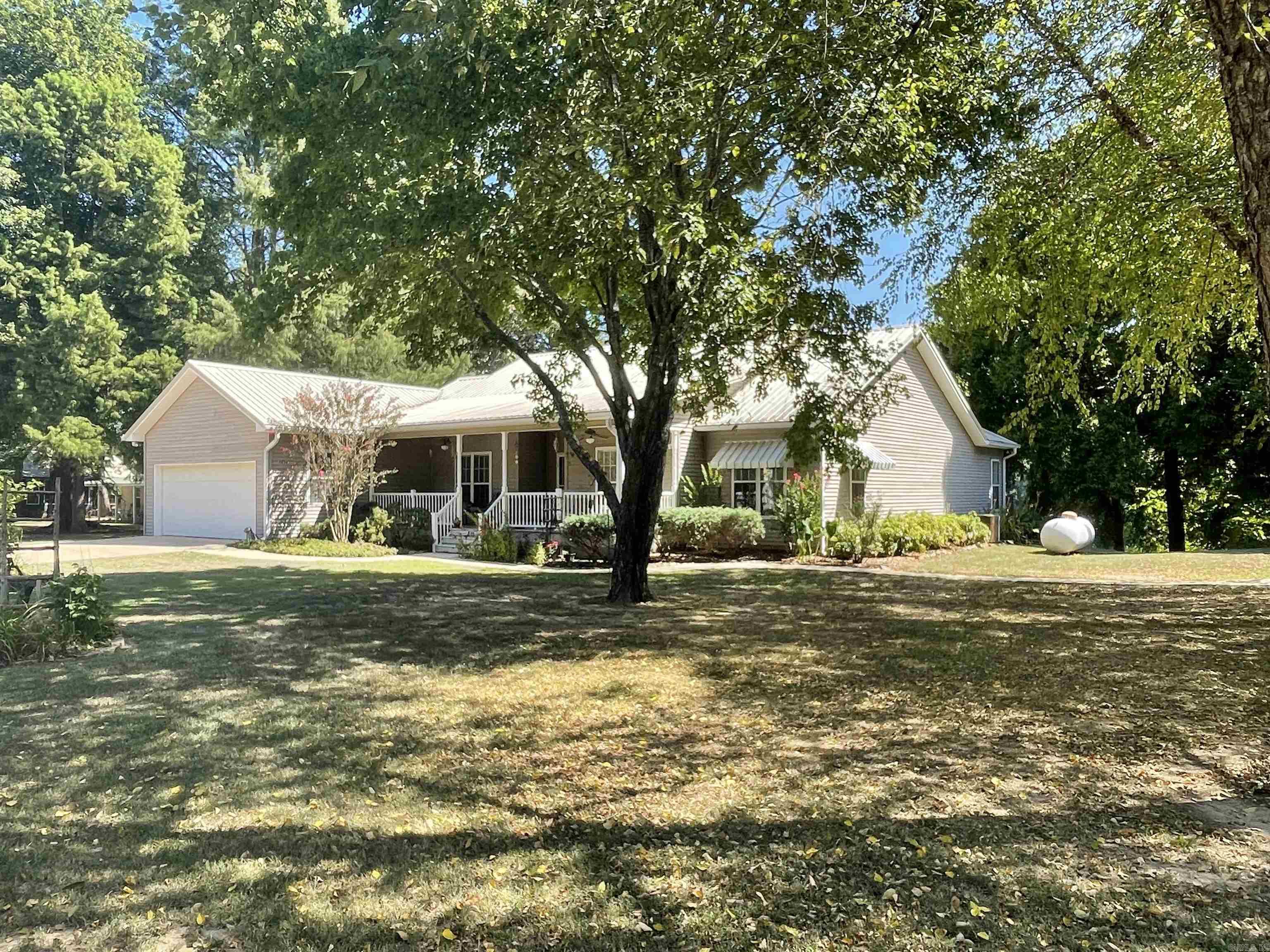 835 Sunset Valley Dr Property Photo 1