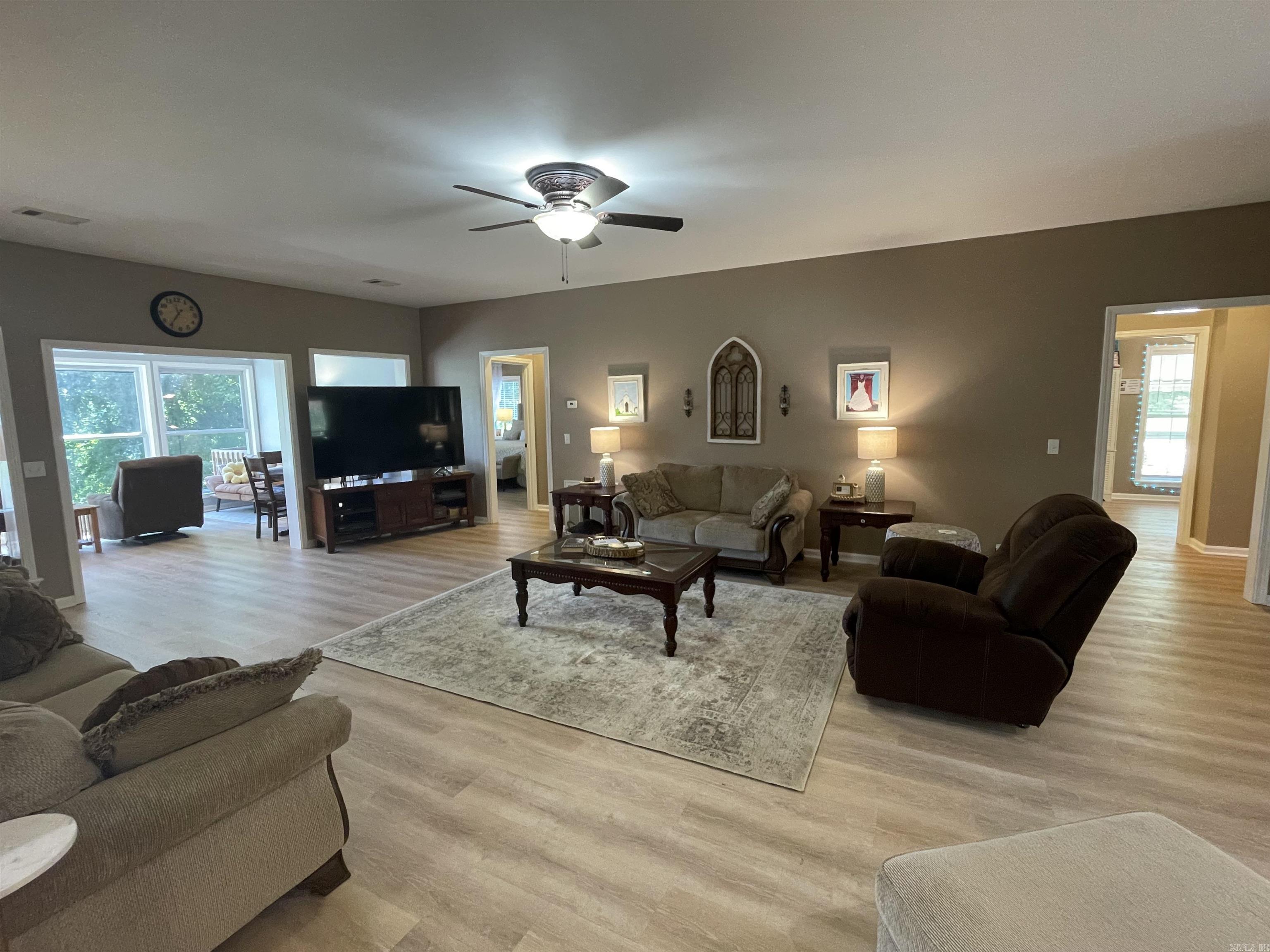 835 Sunset Valley Dr Property Photo 14