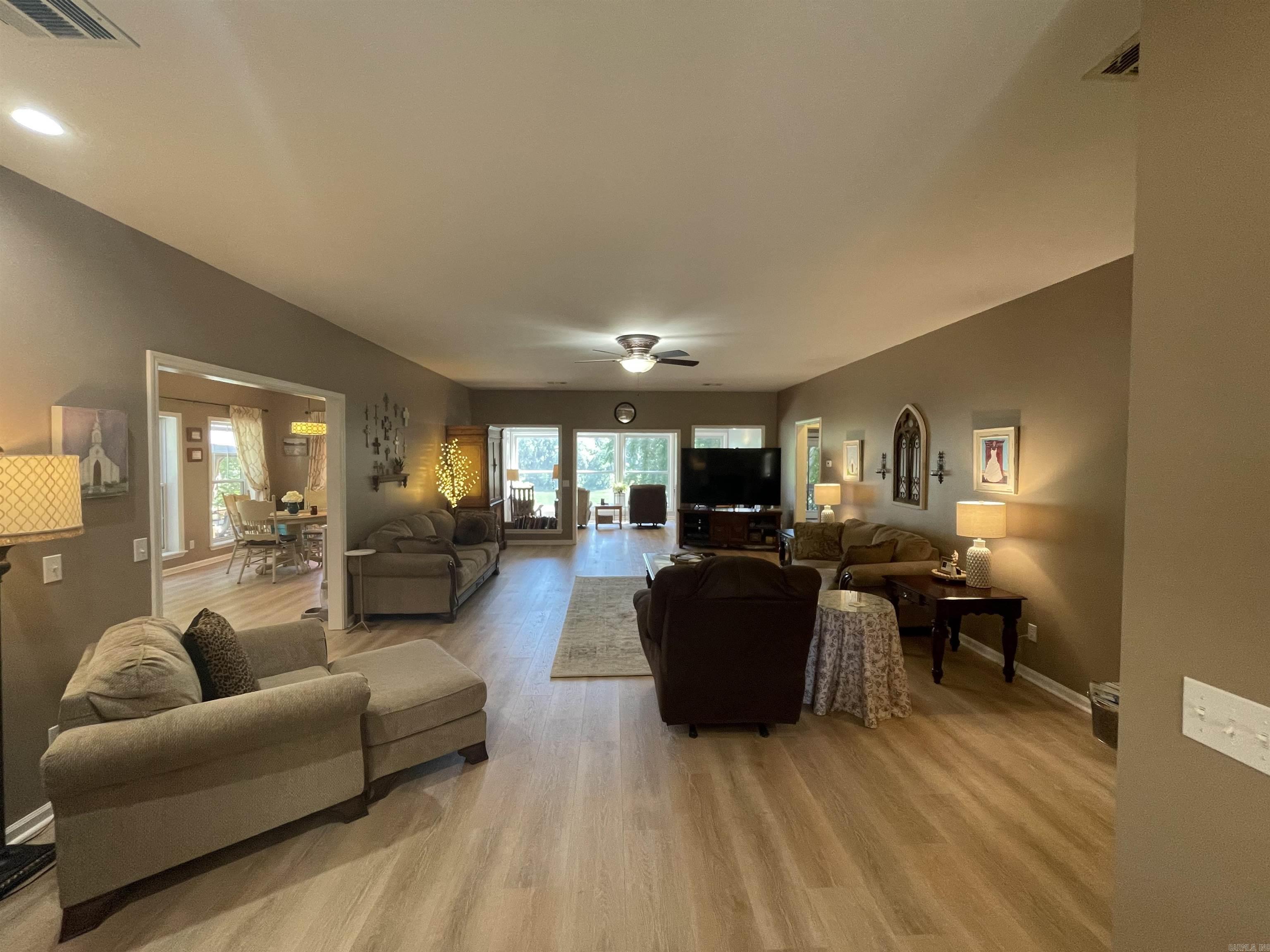 835 Sunset Valley Dr Property Photo 15