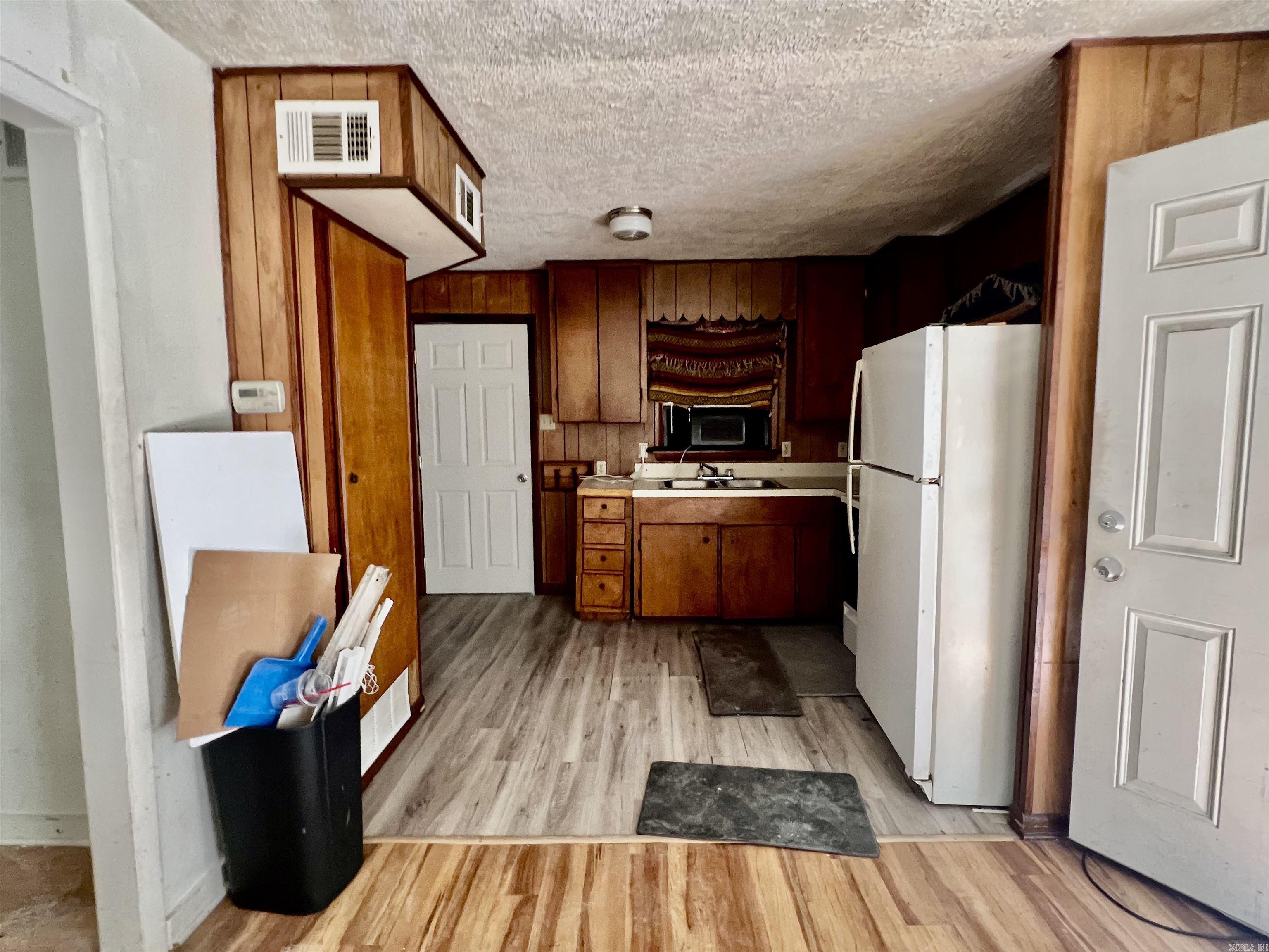 617 Gordon Street Property Photo 4
