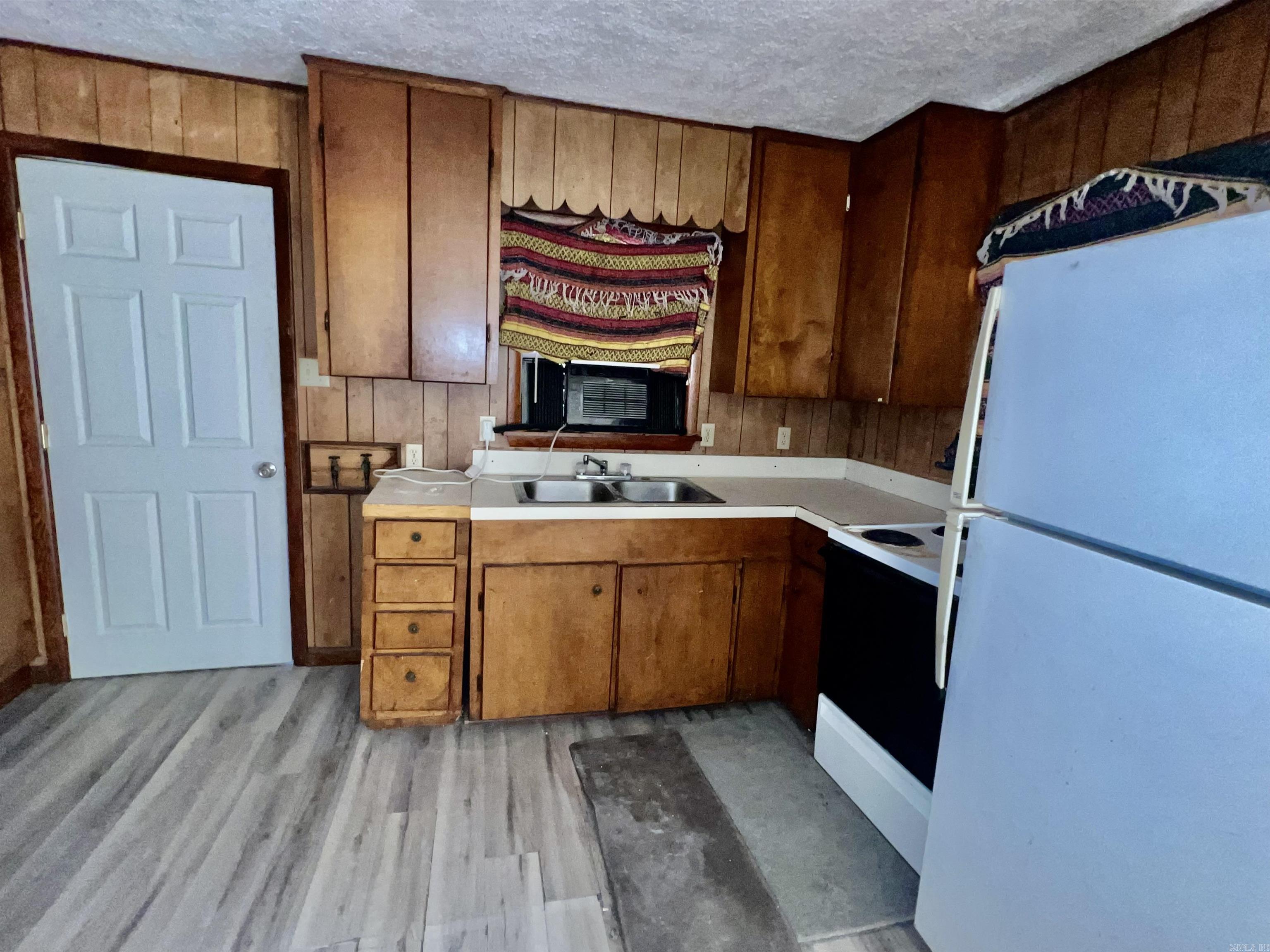 617 Gordon Street Property Photo 7