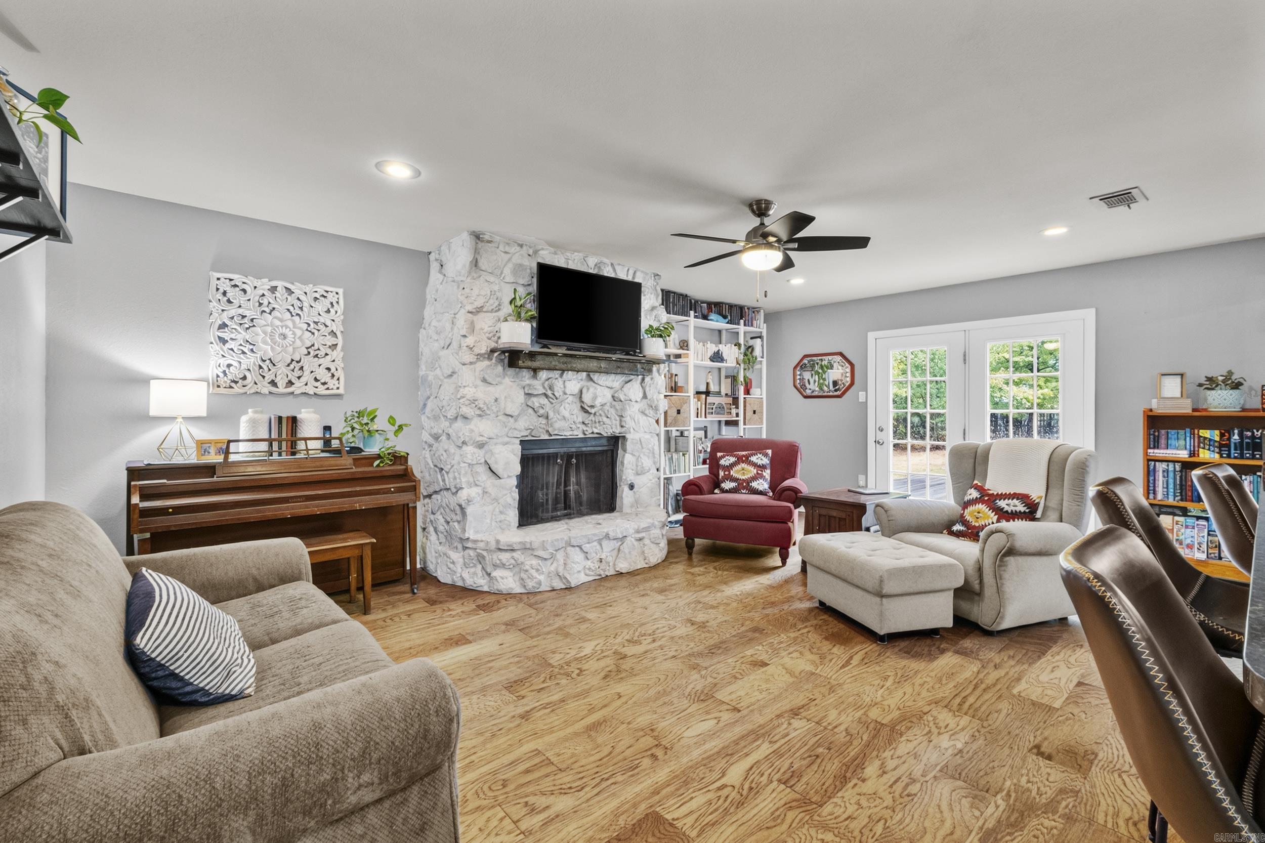 12 Burford Drive Property Photo 2