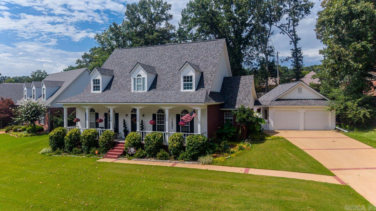 1185 Cambridge Circle Property Photo 2