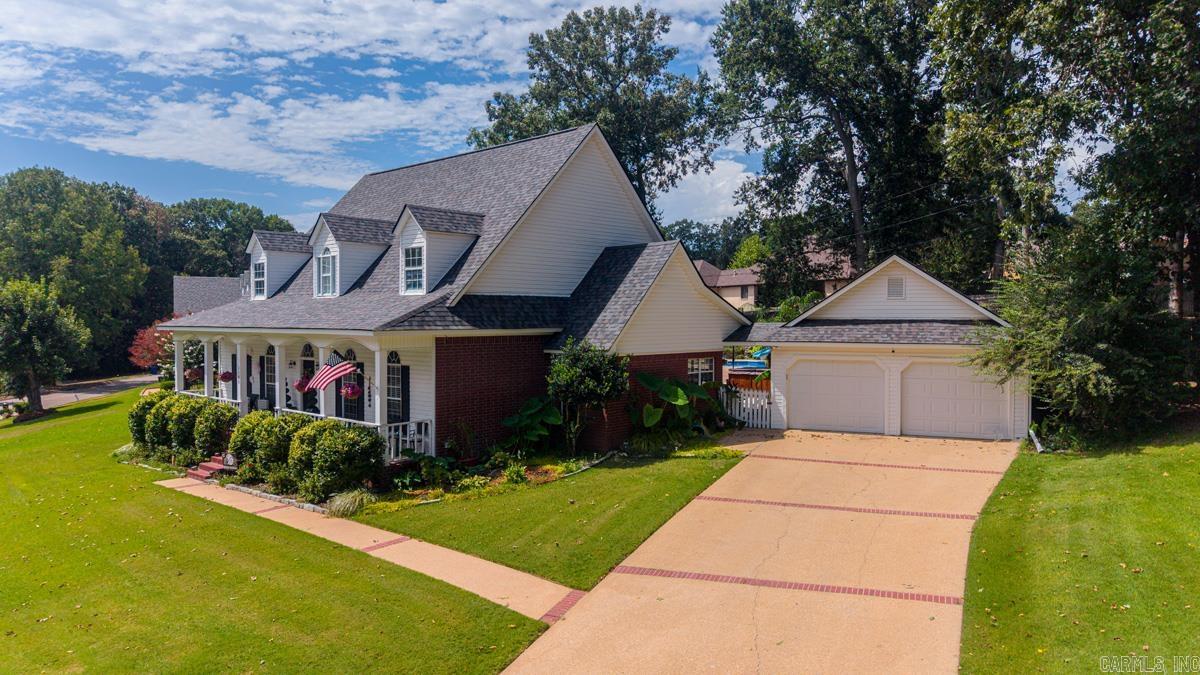 1185 Cambridge Circle Property Photo 7