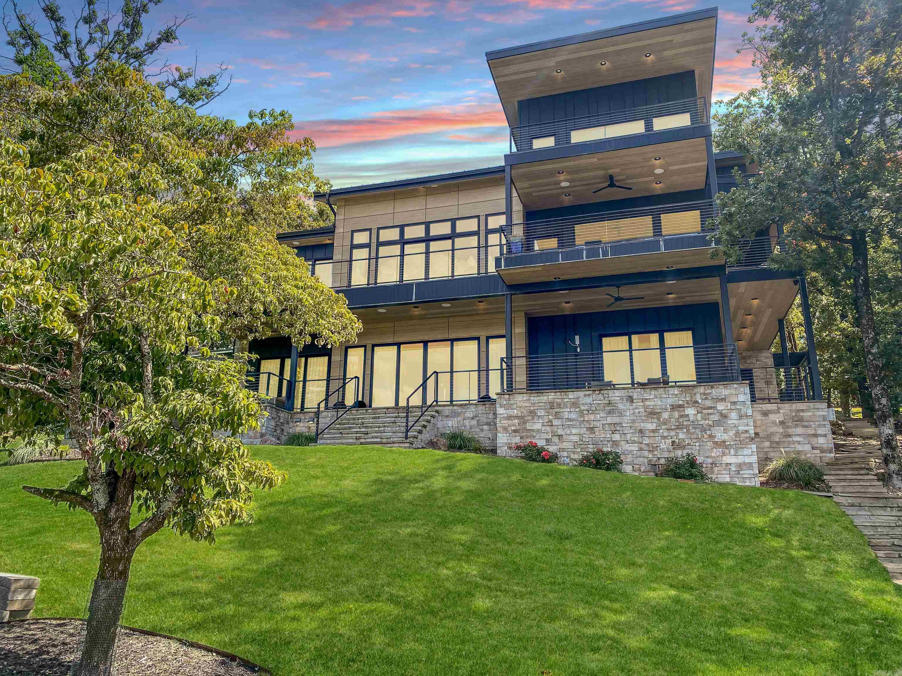 207 Summertime Bay Property Photo 2
