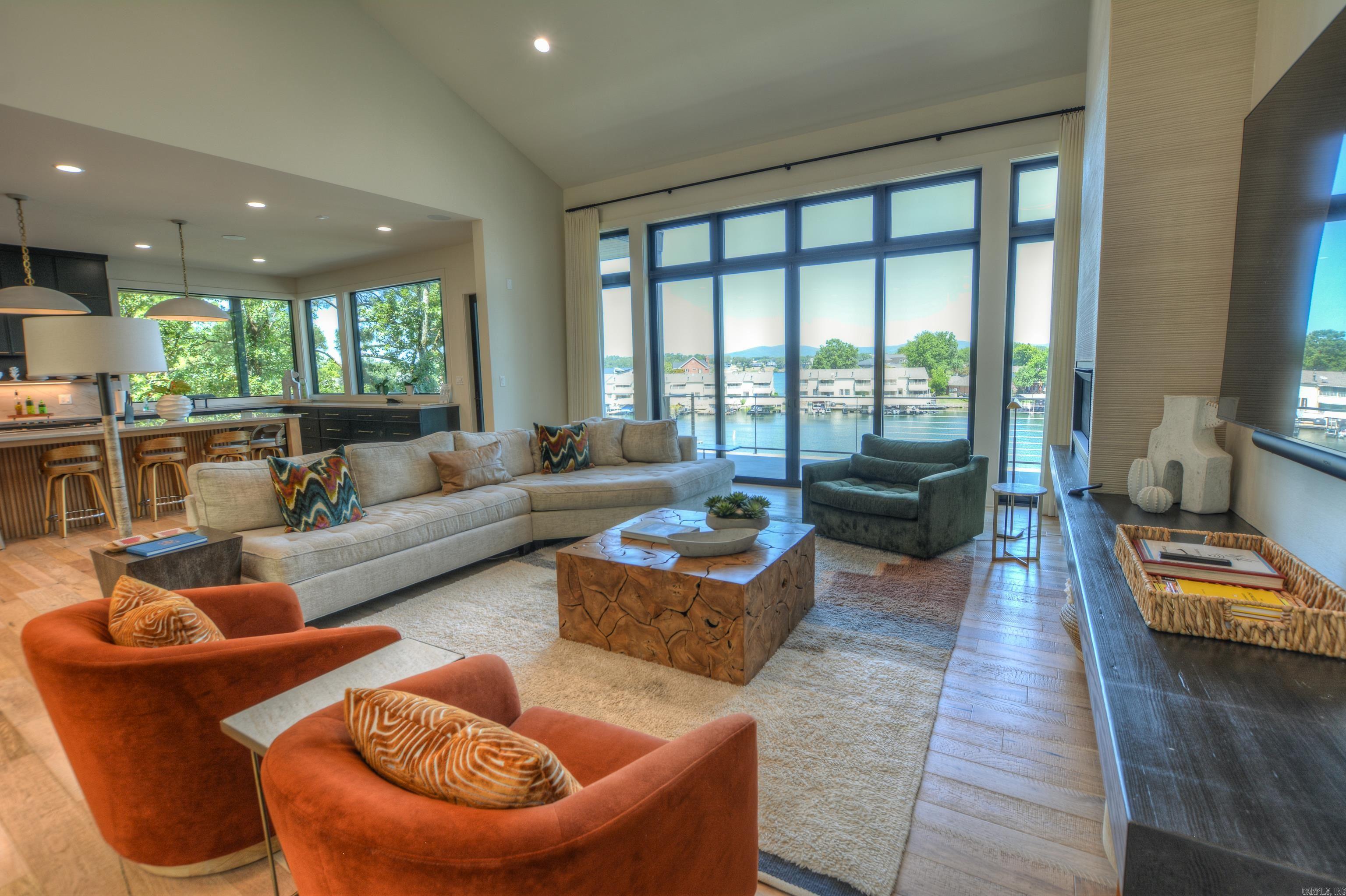 207 Summertime Bay Property Photo 13