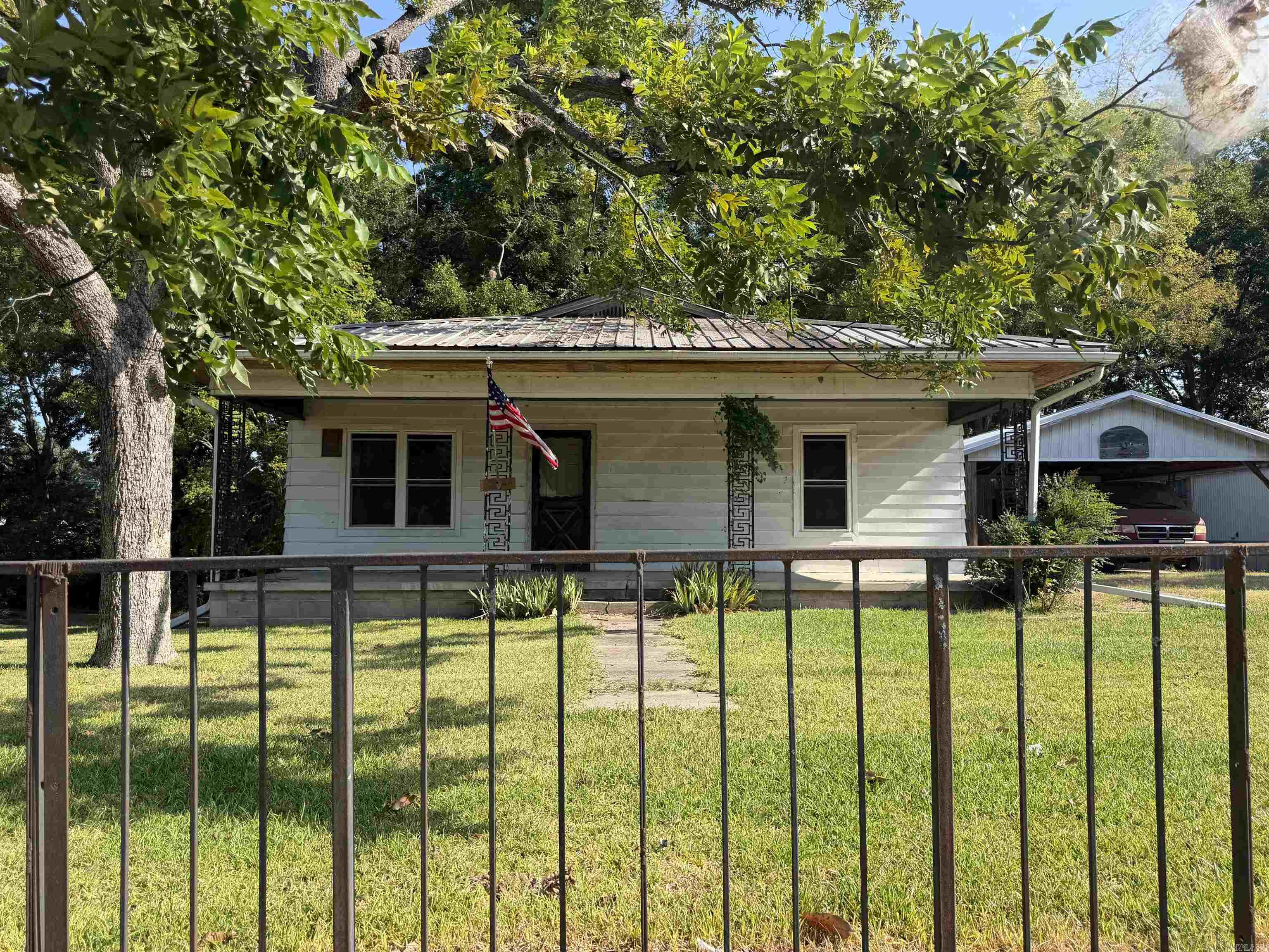 214 E Walnut Street