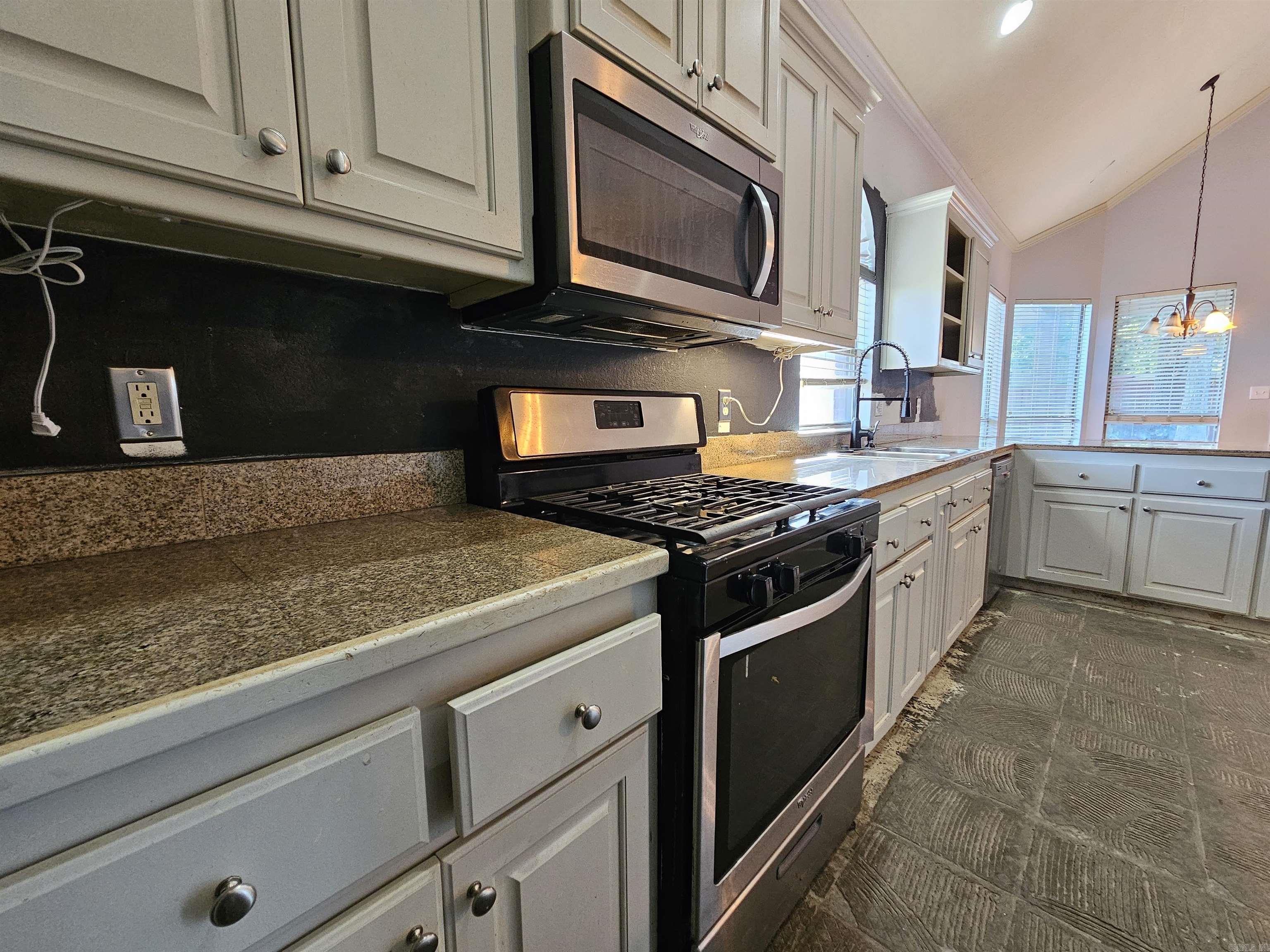 1904 Reveille Property Photo 6